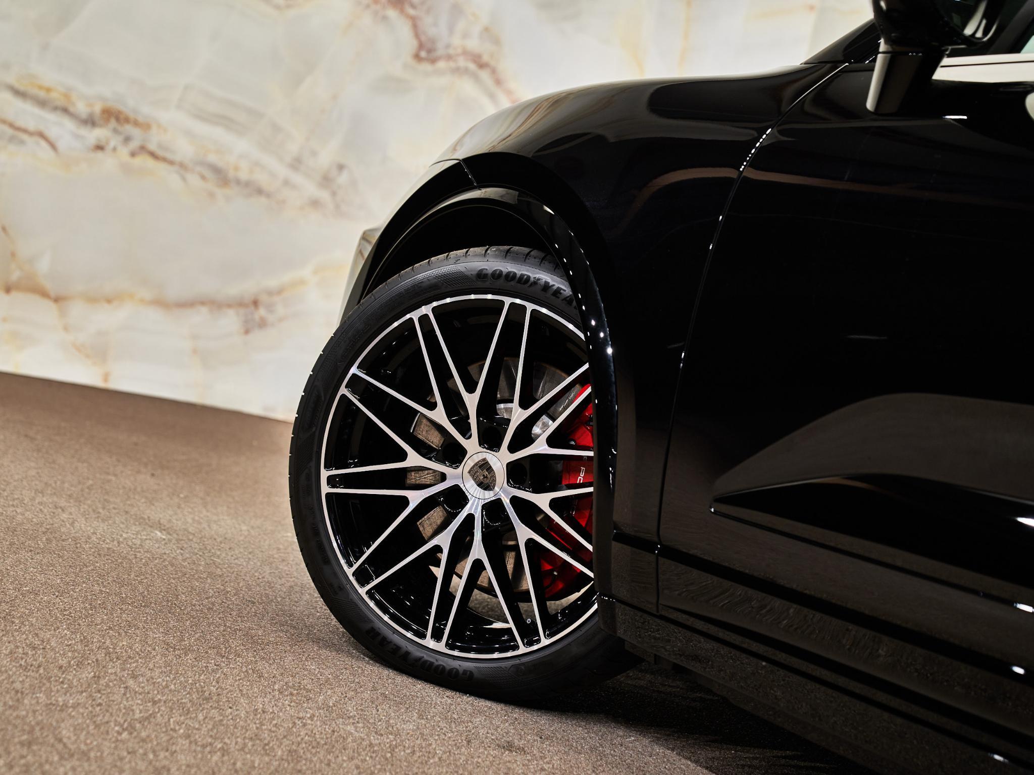 Porsche Macan - 28