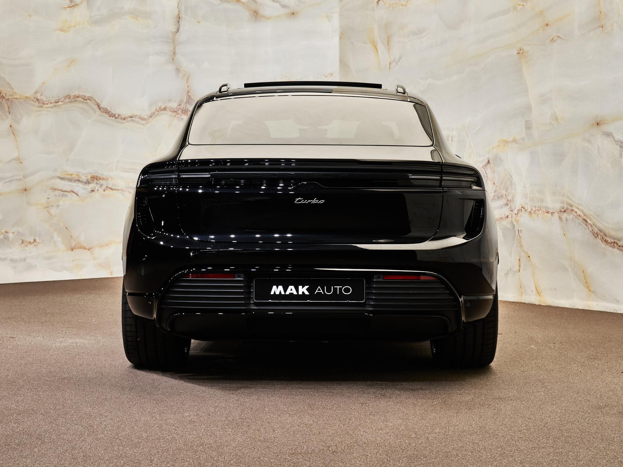 Porsche Macan - 31