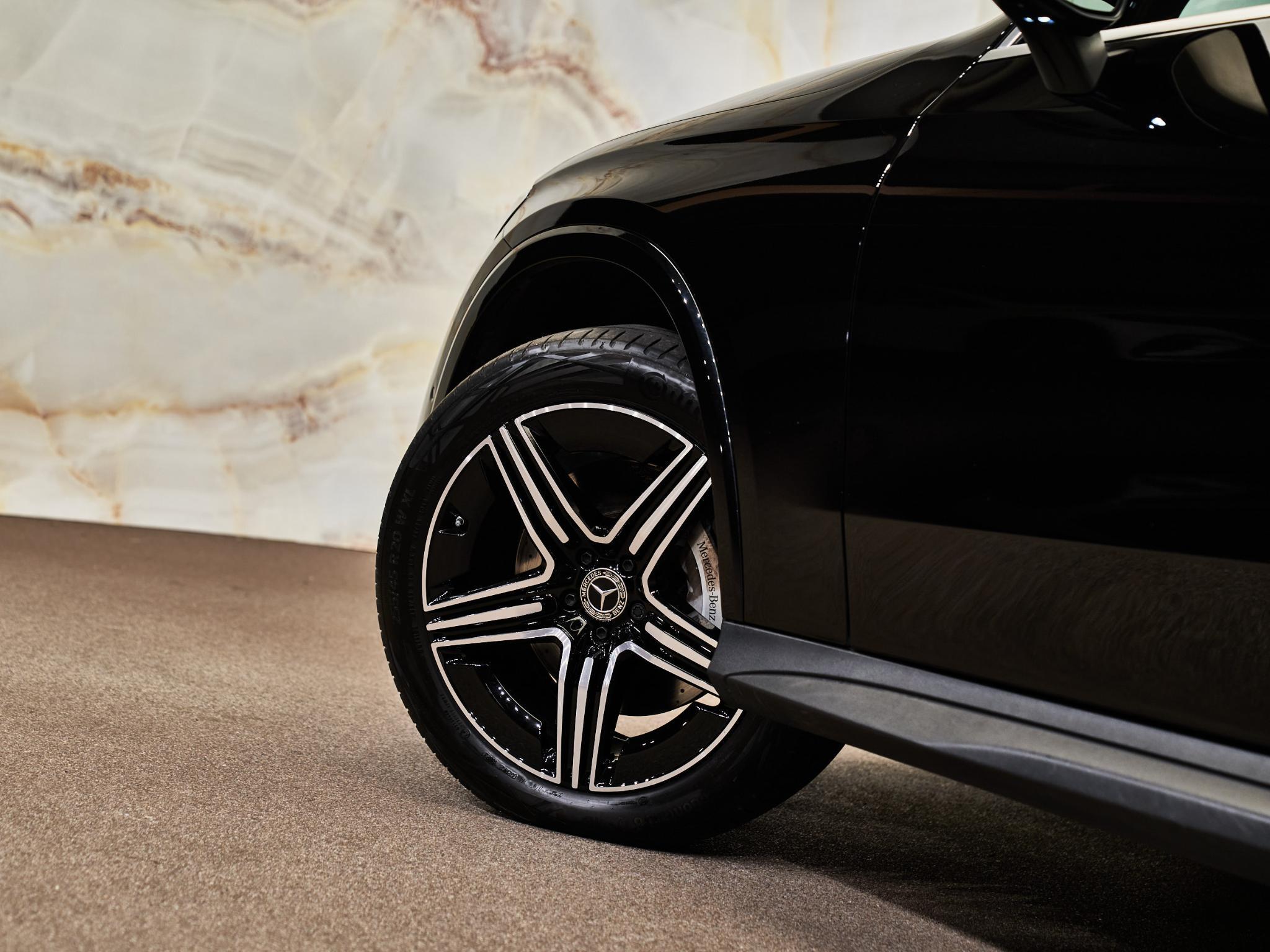 Mercedes-Benz GLC - 26