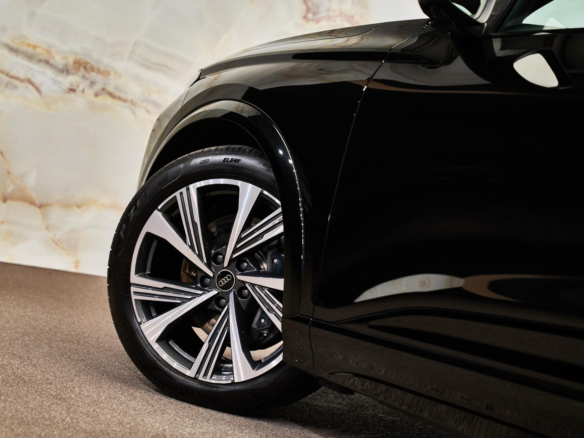 Audi SQ6 e-tron - 30