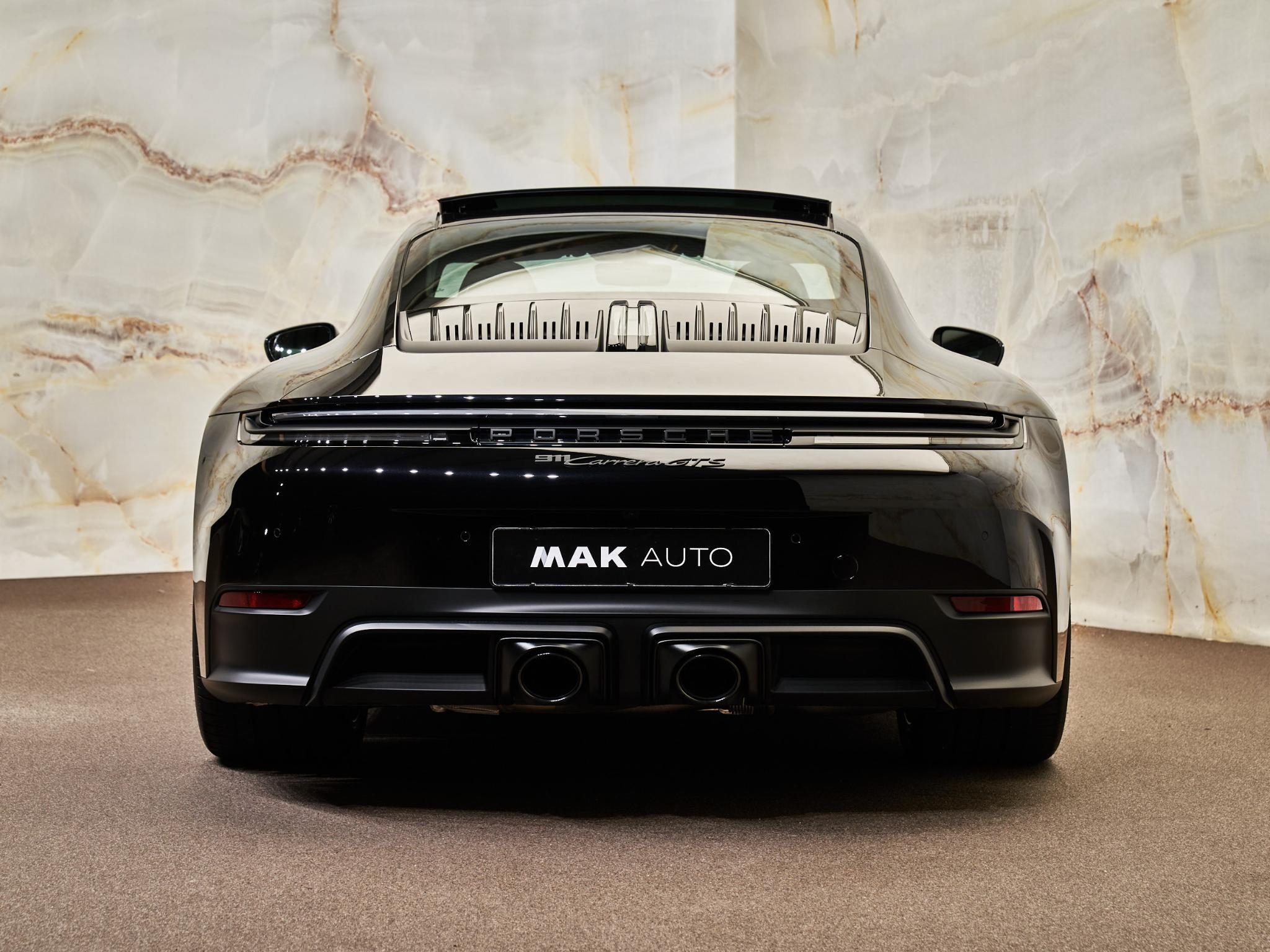 Porsche 911 - 33