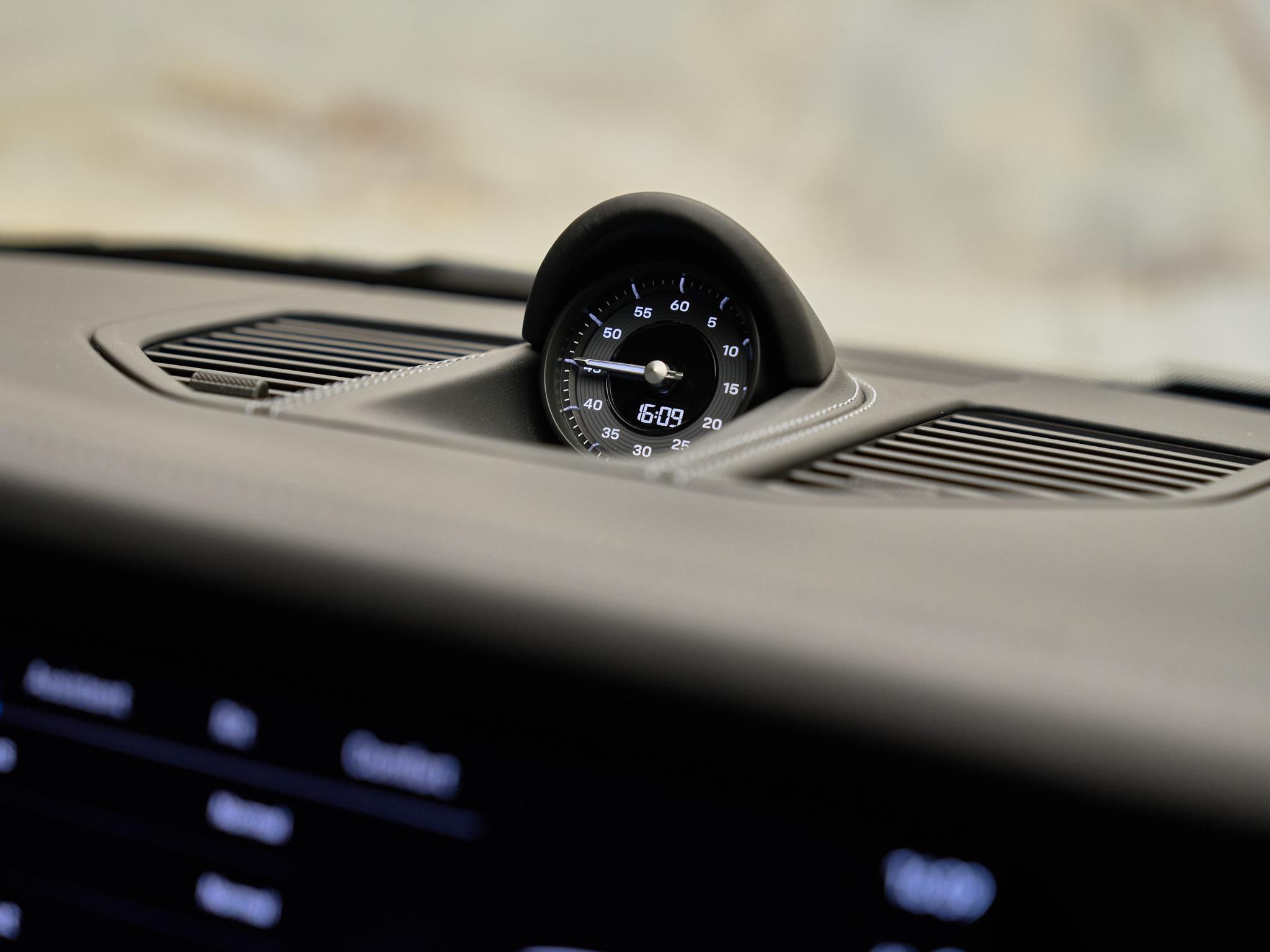 Porsche 911 - 25