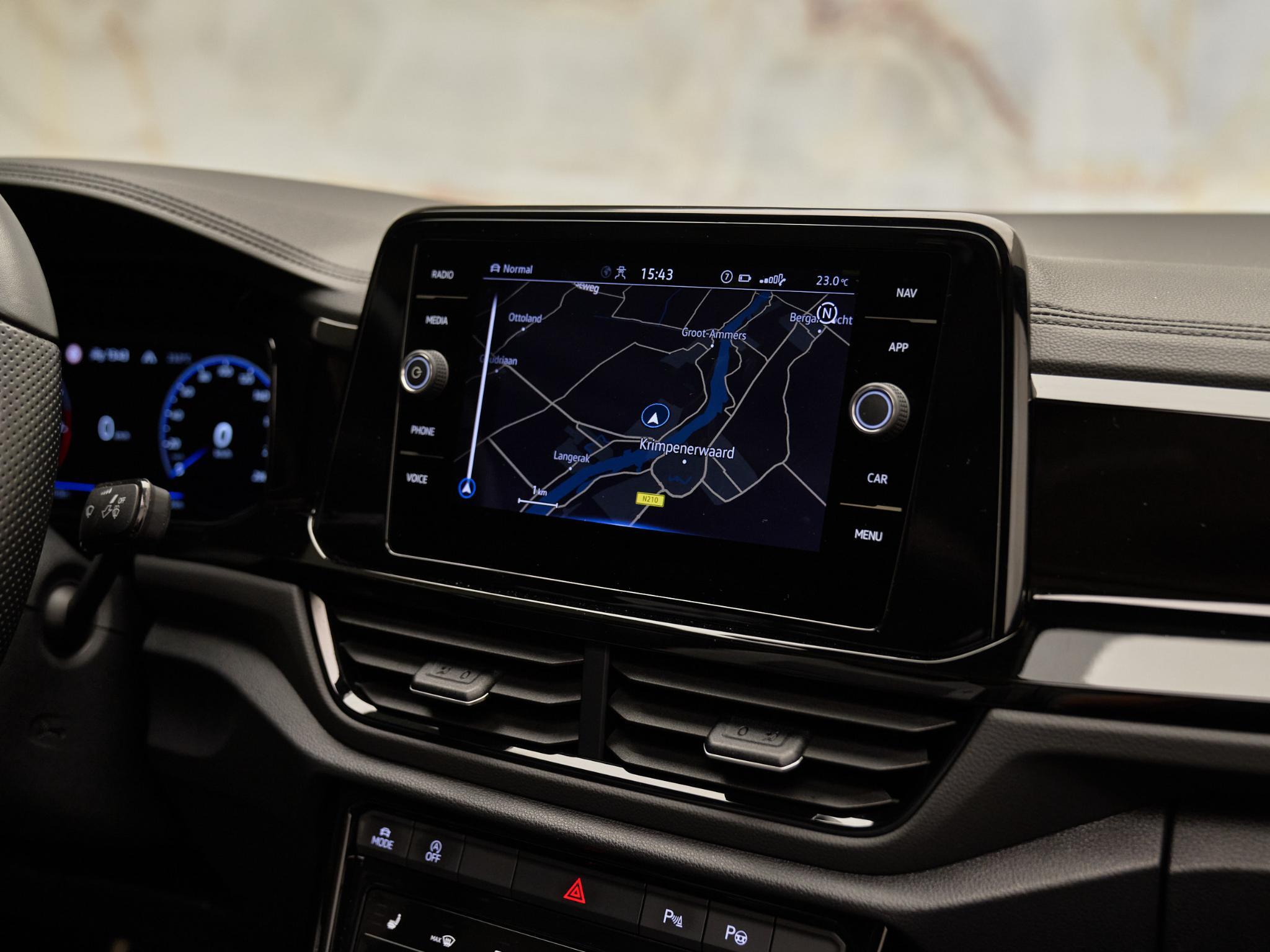 Volkswagen T-Roc - 19