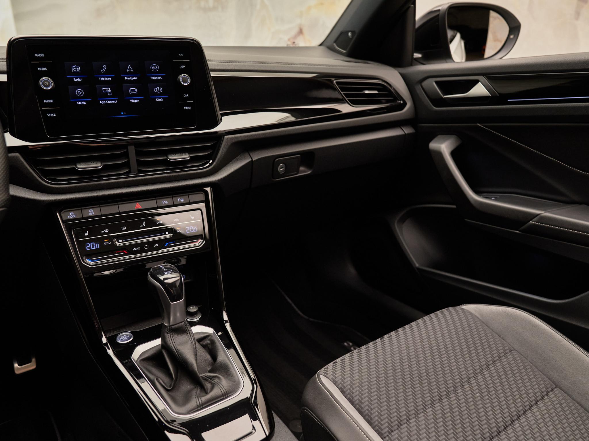 Volkswagen T-Roc - 16