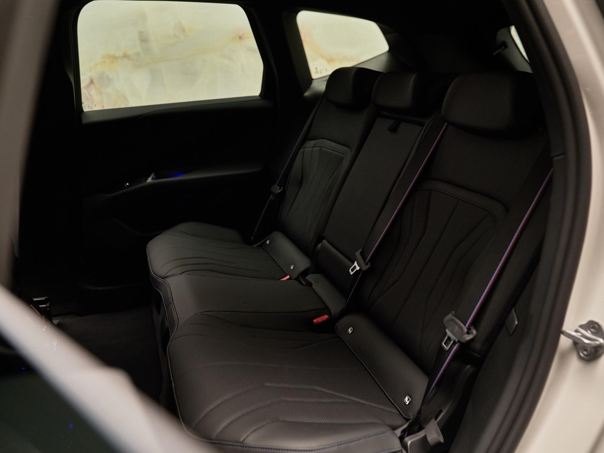 BMW iX3 - 24