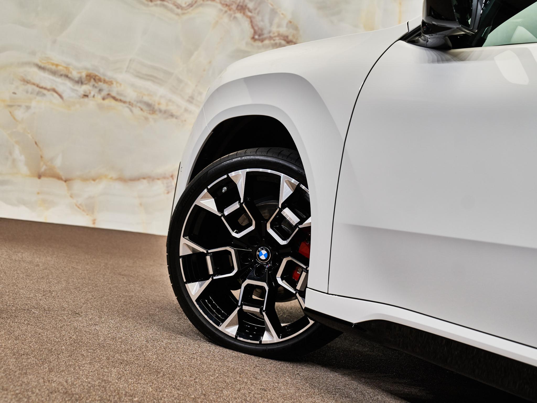 BMW iX3 - 26