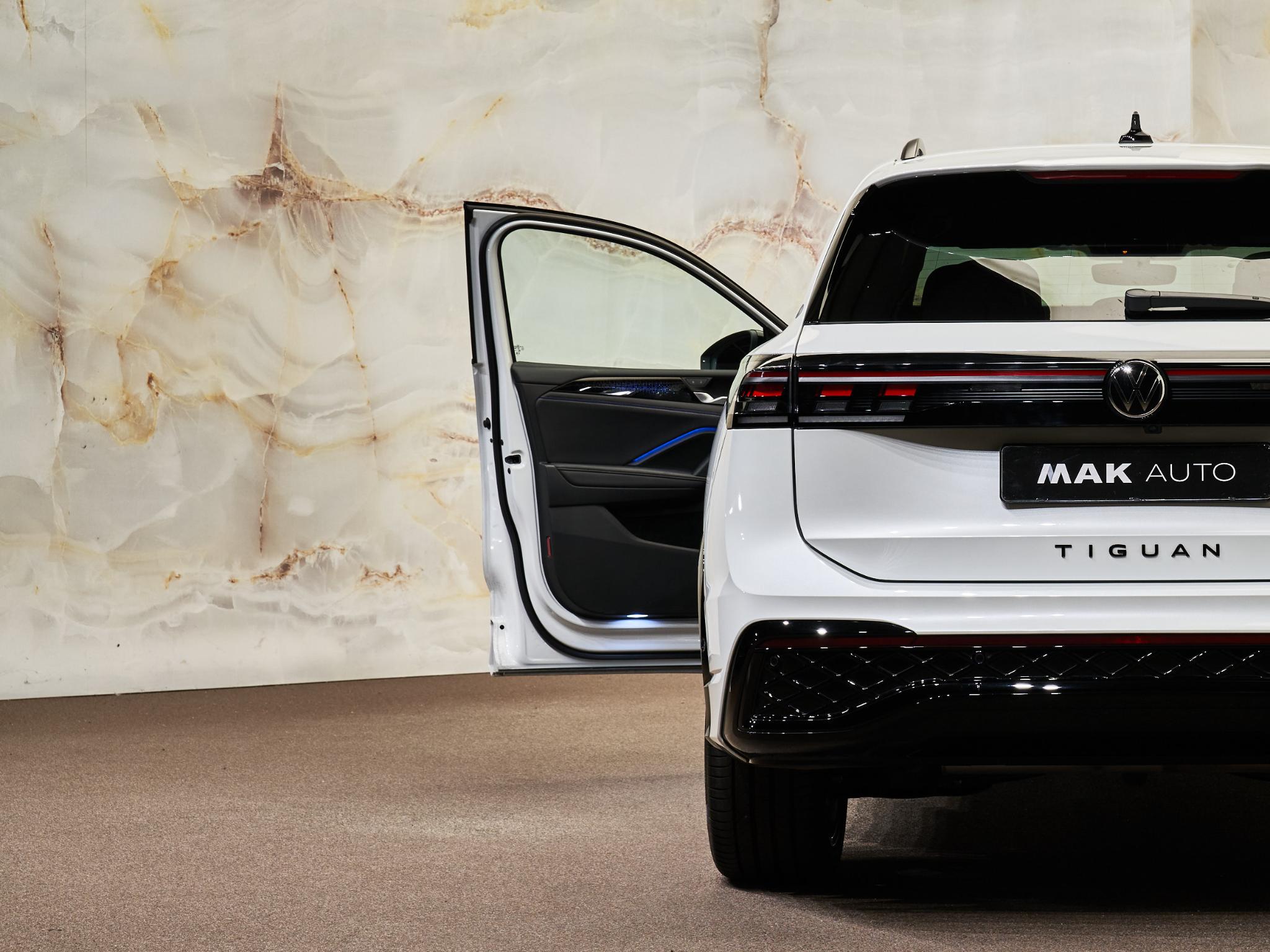 Volkswagen Tiguan - 32