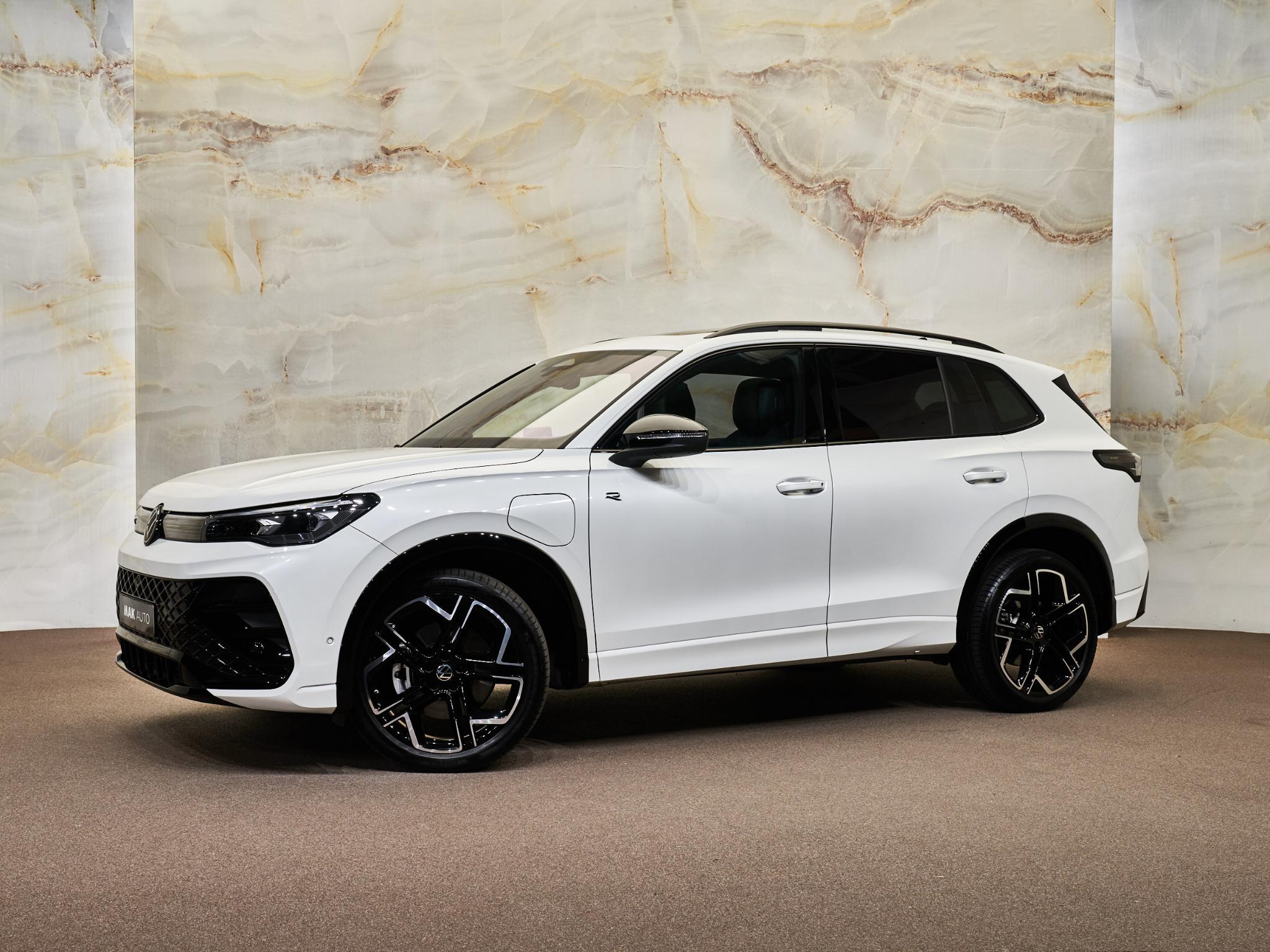 Volkswagen Tiguan - 34
