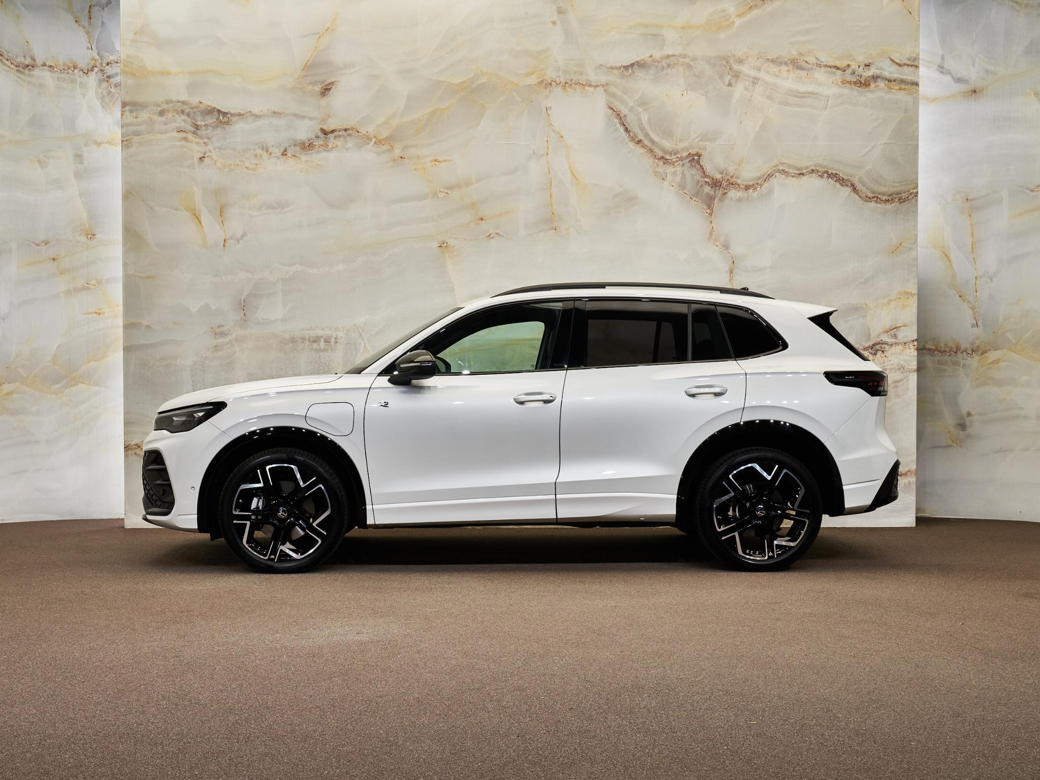 Volkswagen Tiguan - 3