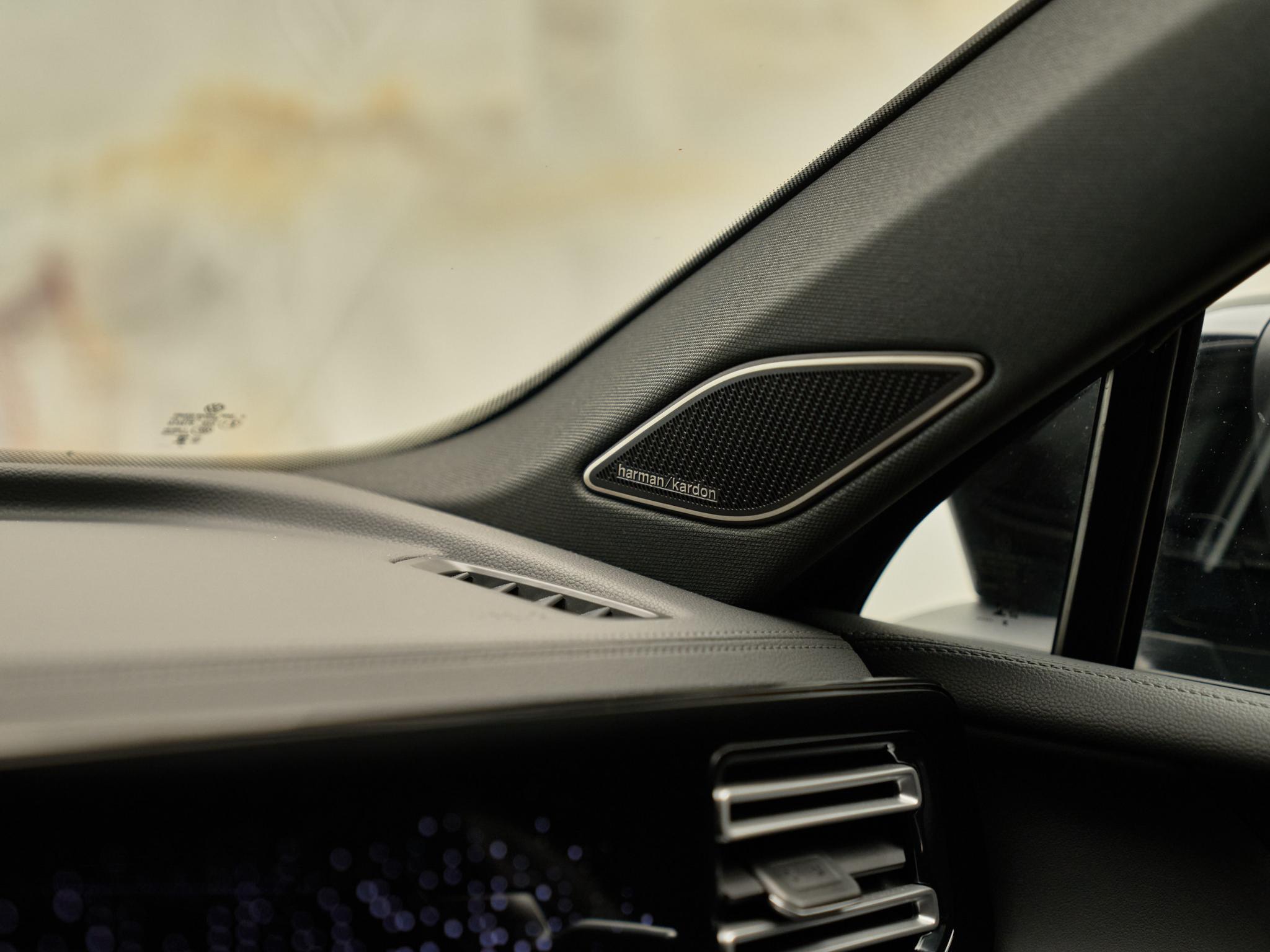 Volkswagen Tiguan - 11
