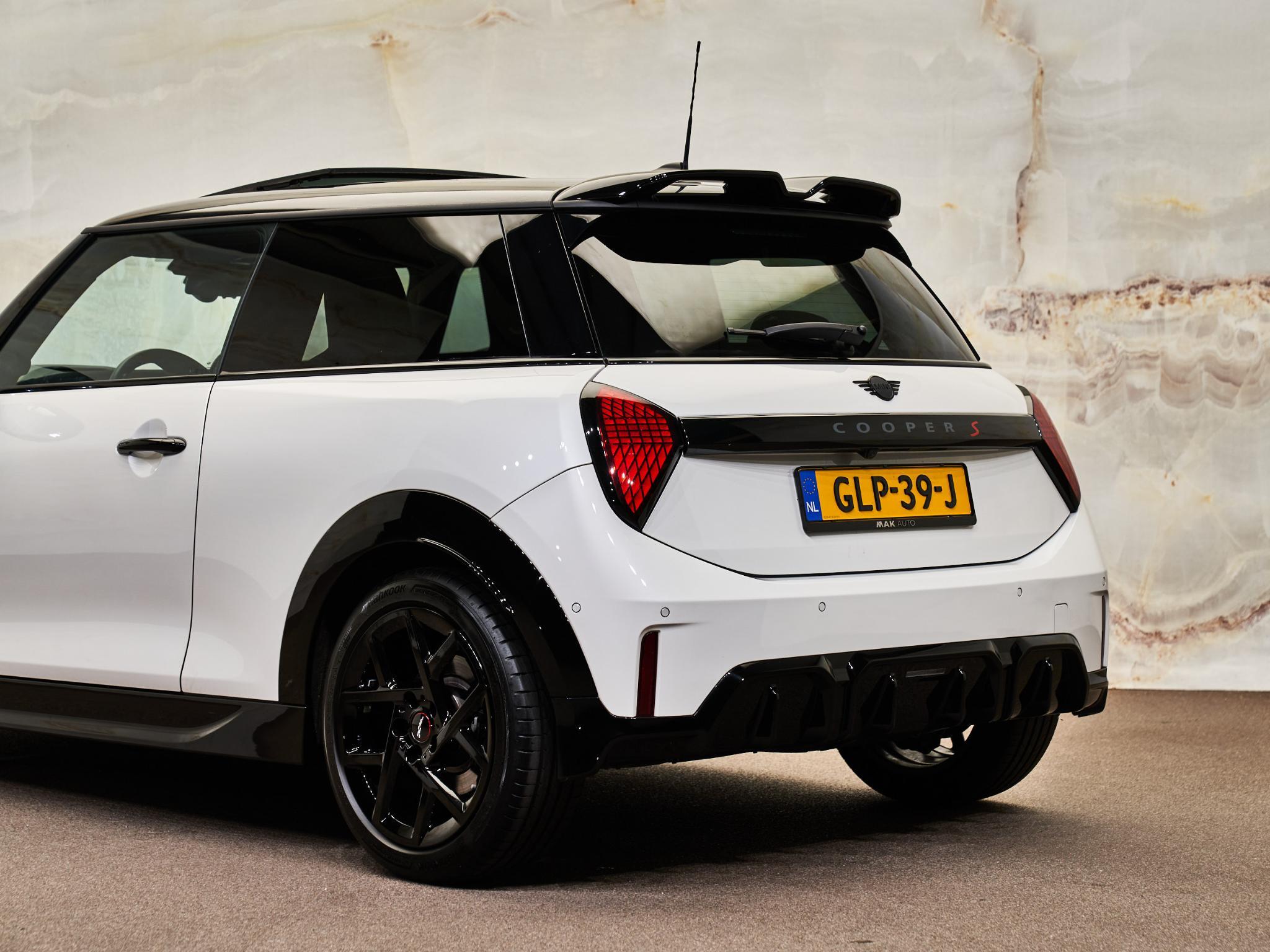 MINI 3-Deurs - 5