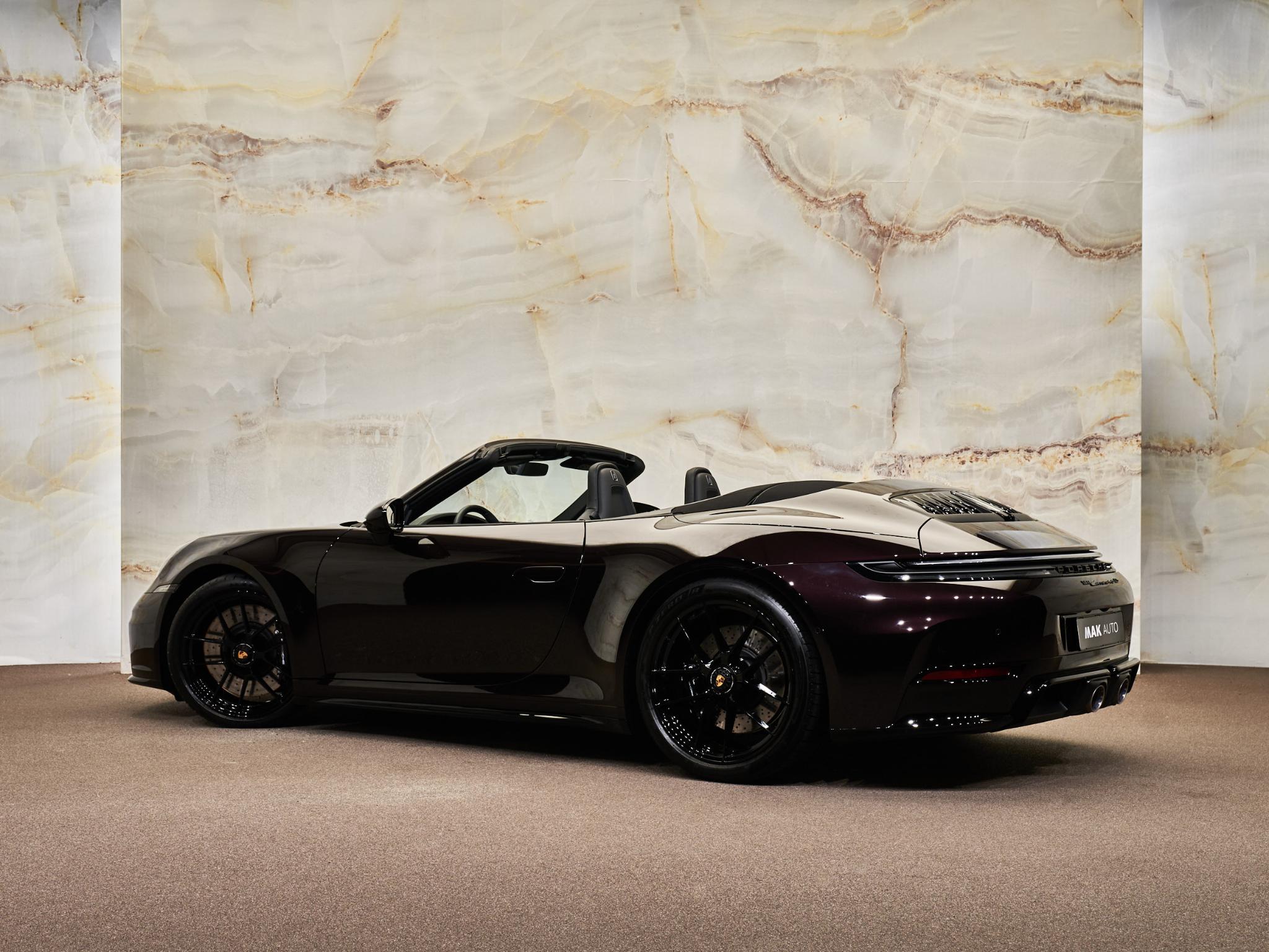 Porsche 911 - 32