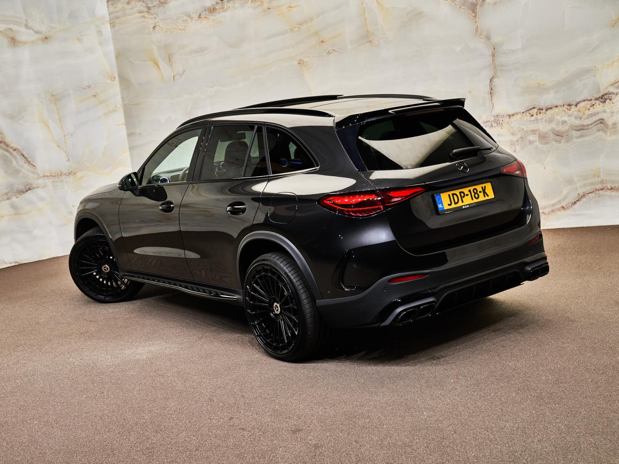 Mercedes-Benz GLC - 27