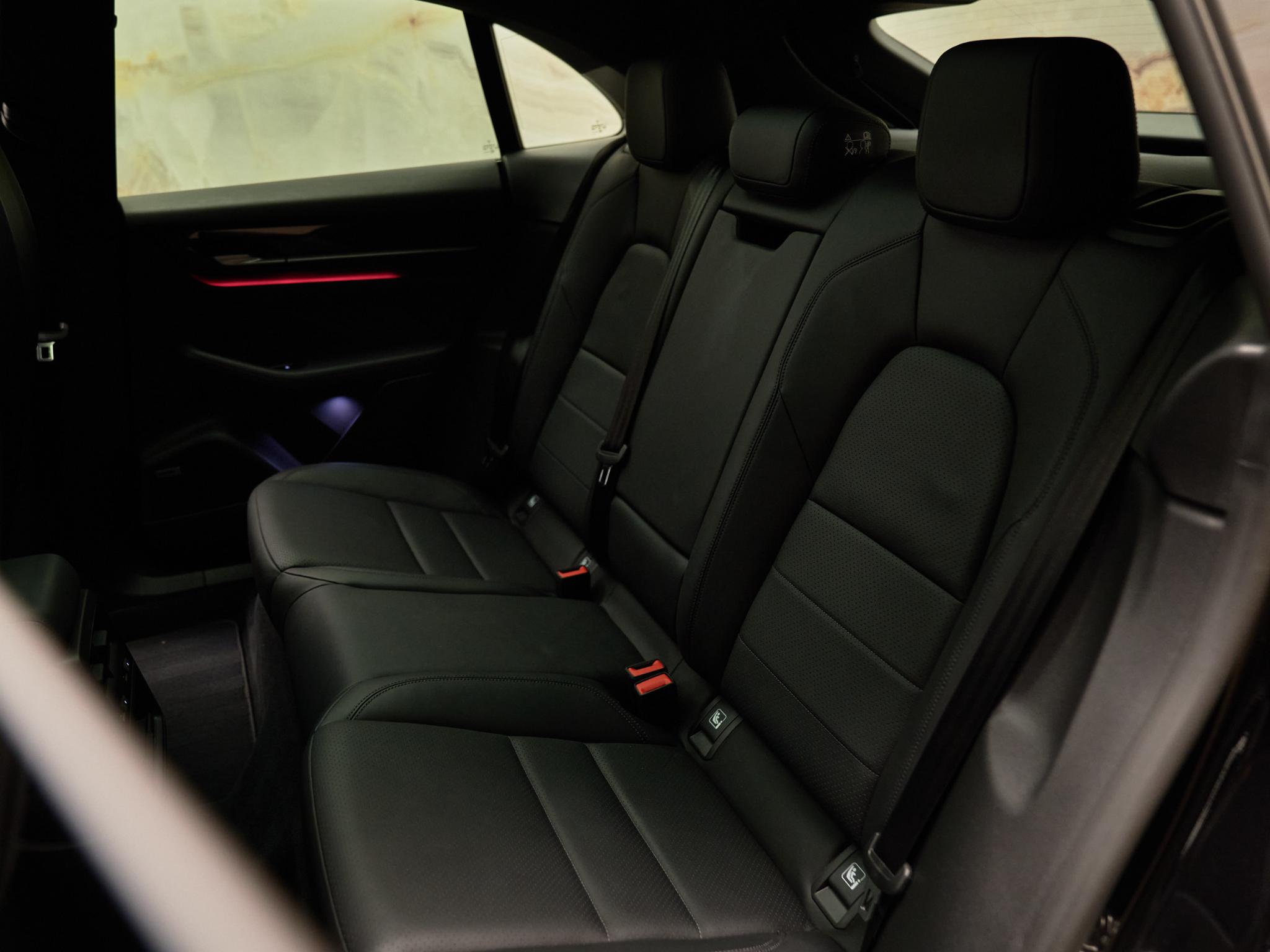 Porsche Macan - 25