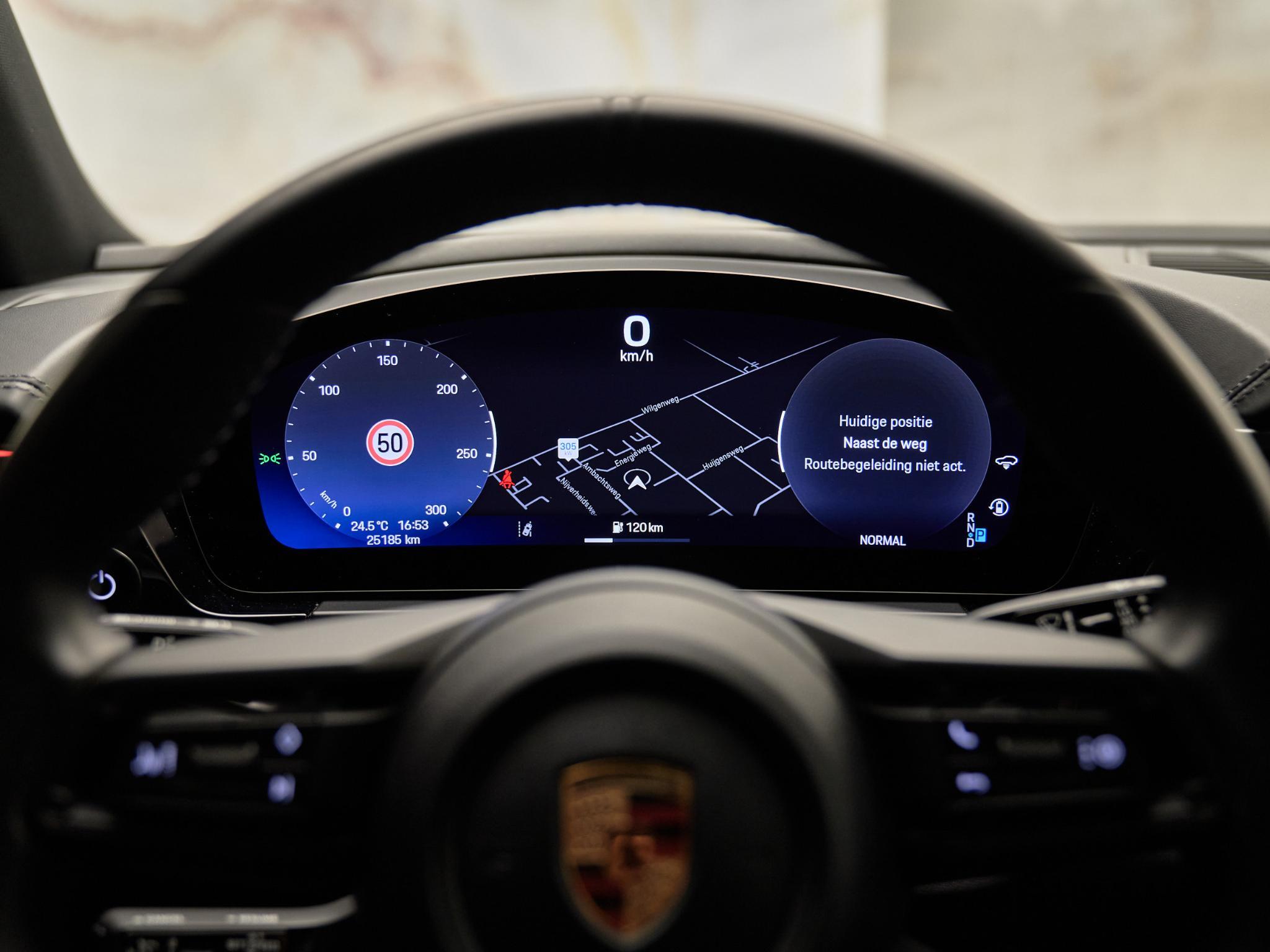 Porsche Macan - 16