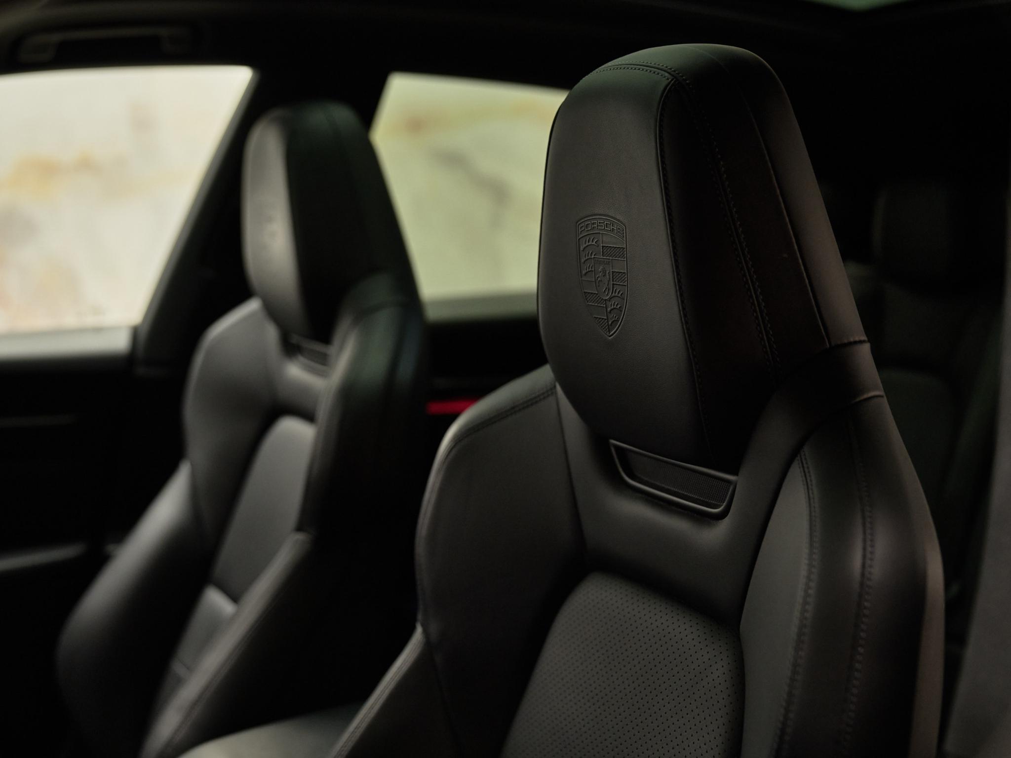 Porsche Macan - 24