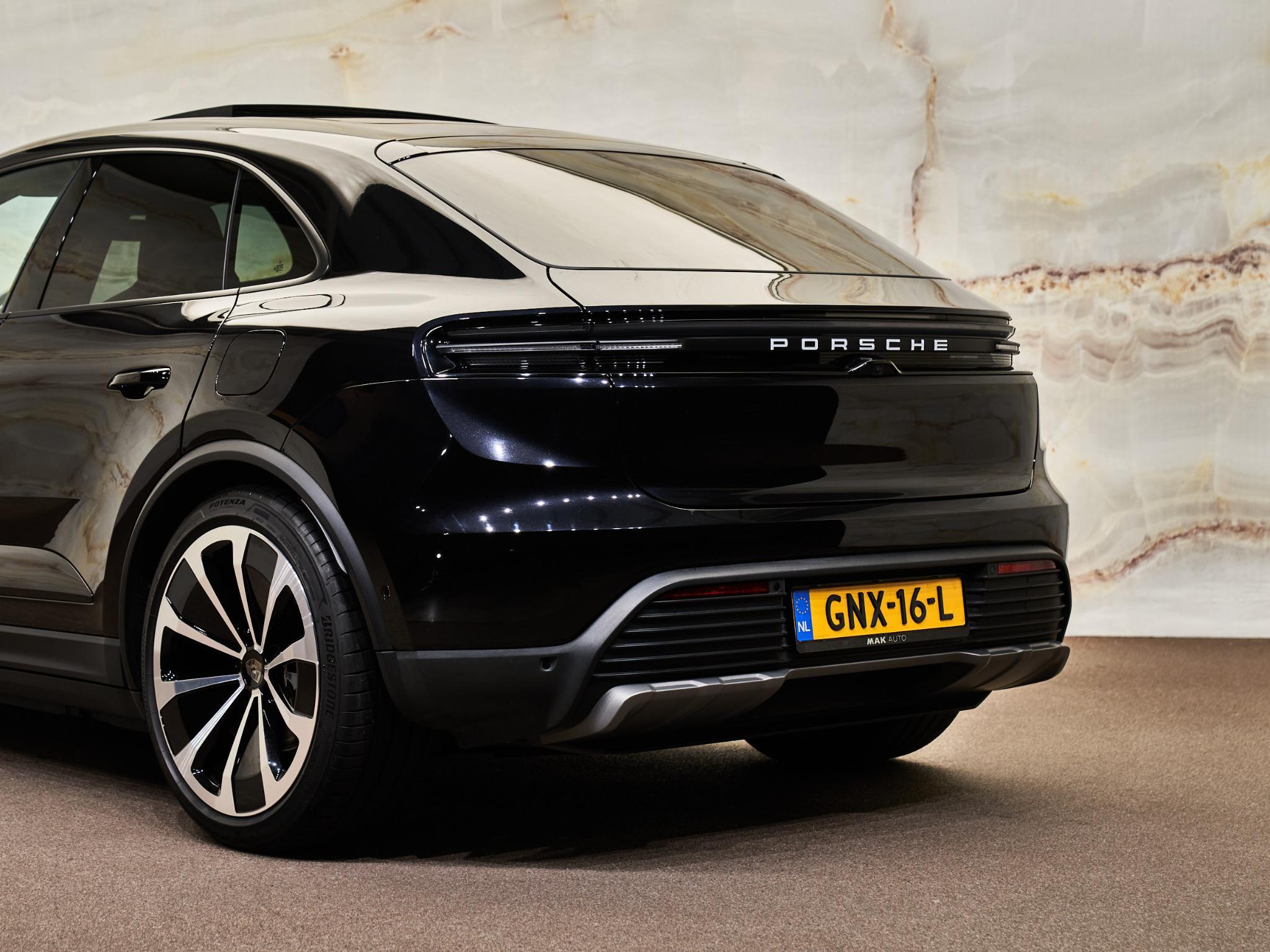 Porsche Macan - 5