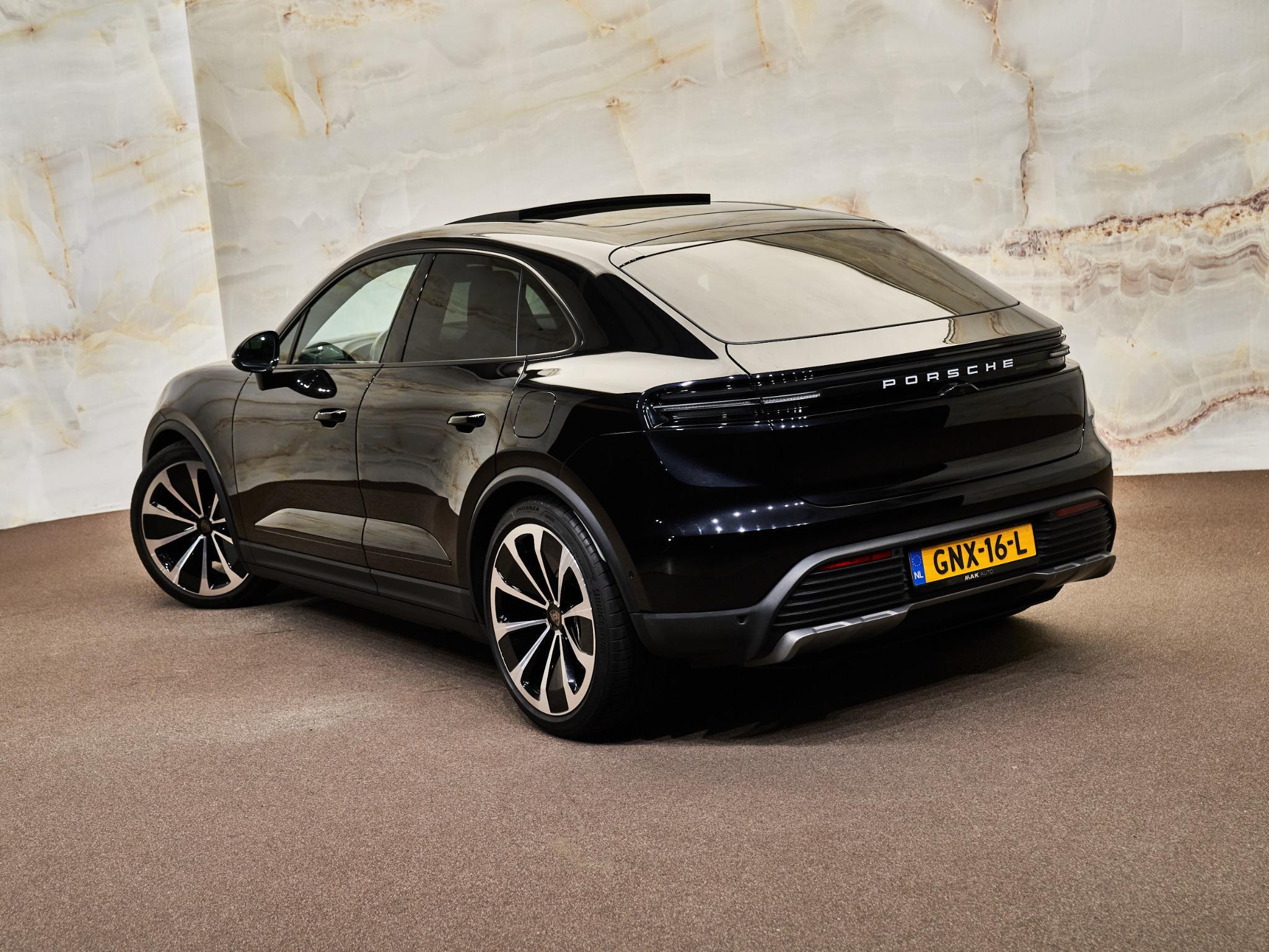Porsche Macan - 3
