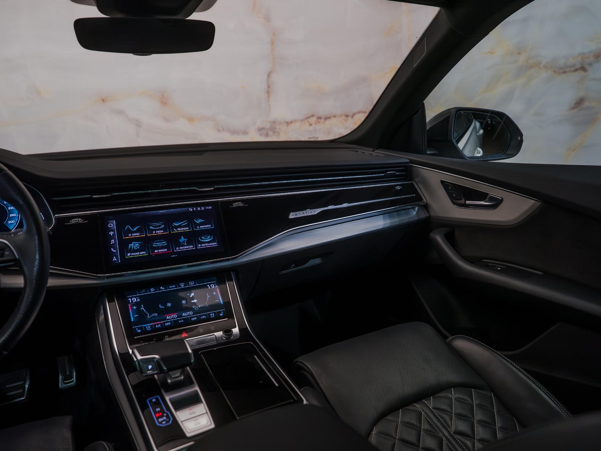 Audi Q8 - 18