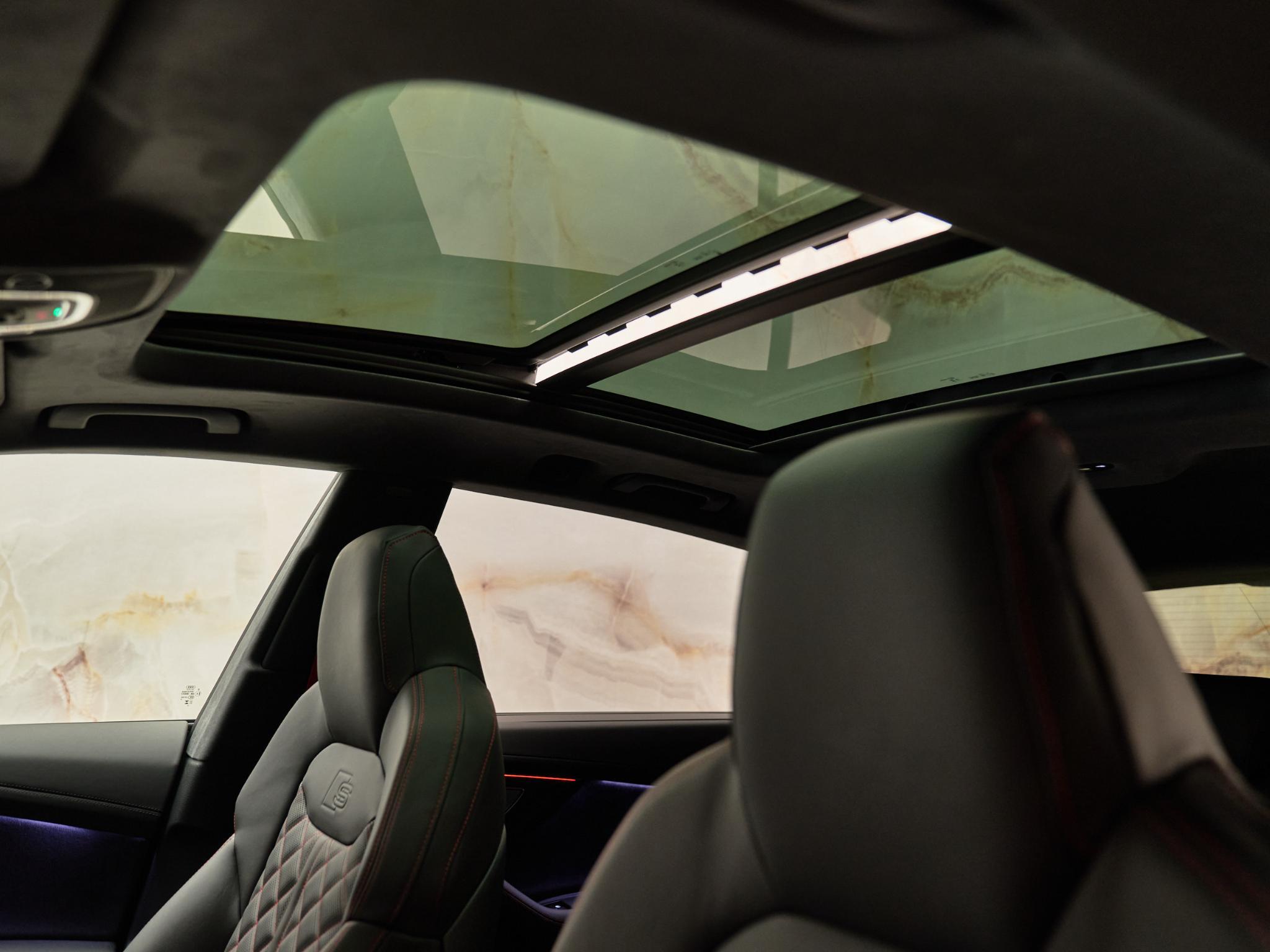 Audi Q8 - 12