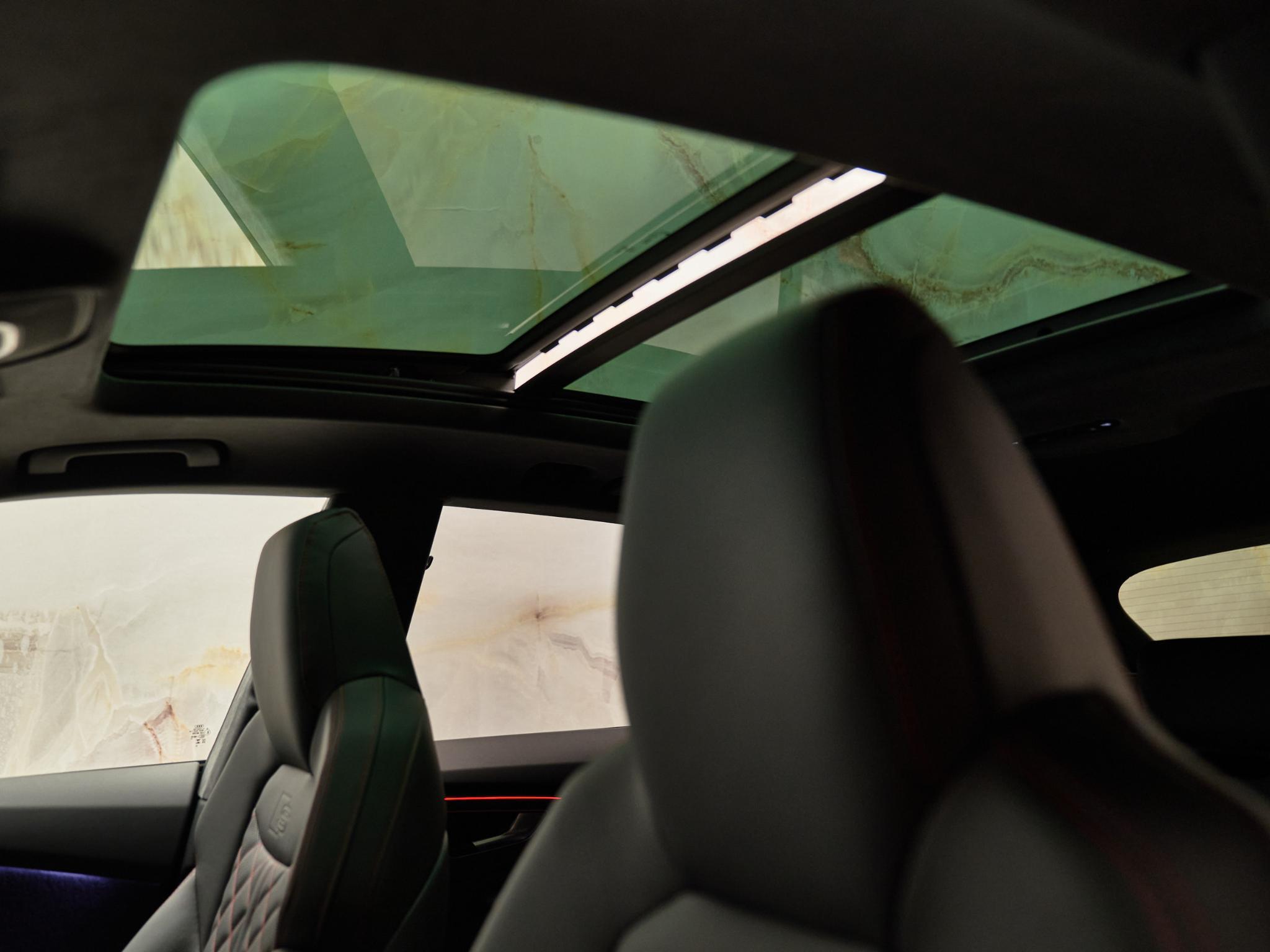 Audi Q8 - 10