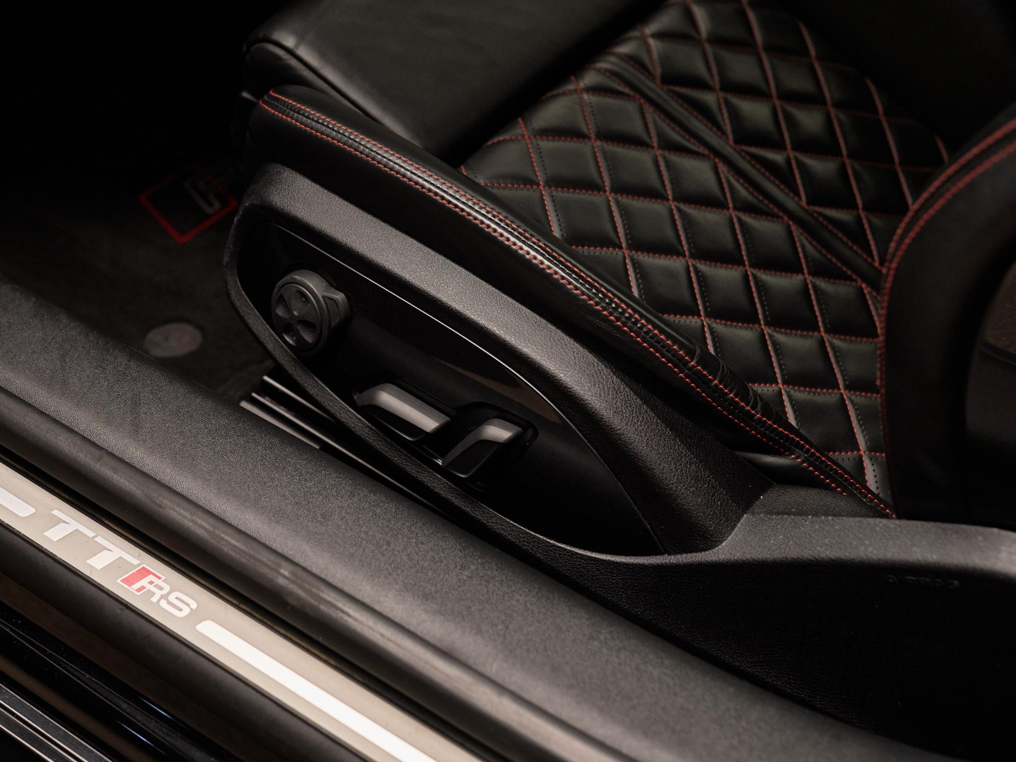 Audi TT RS - 11