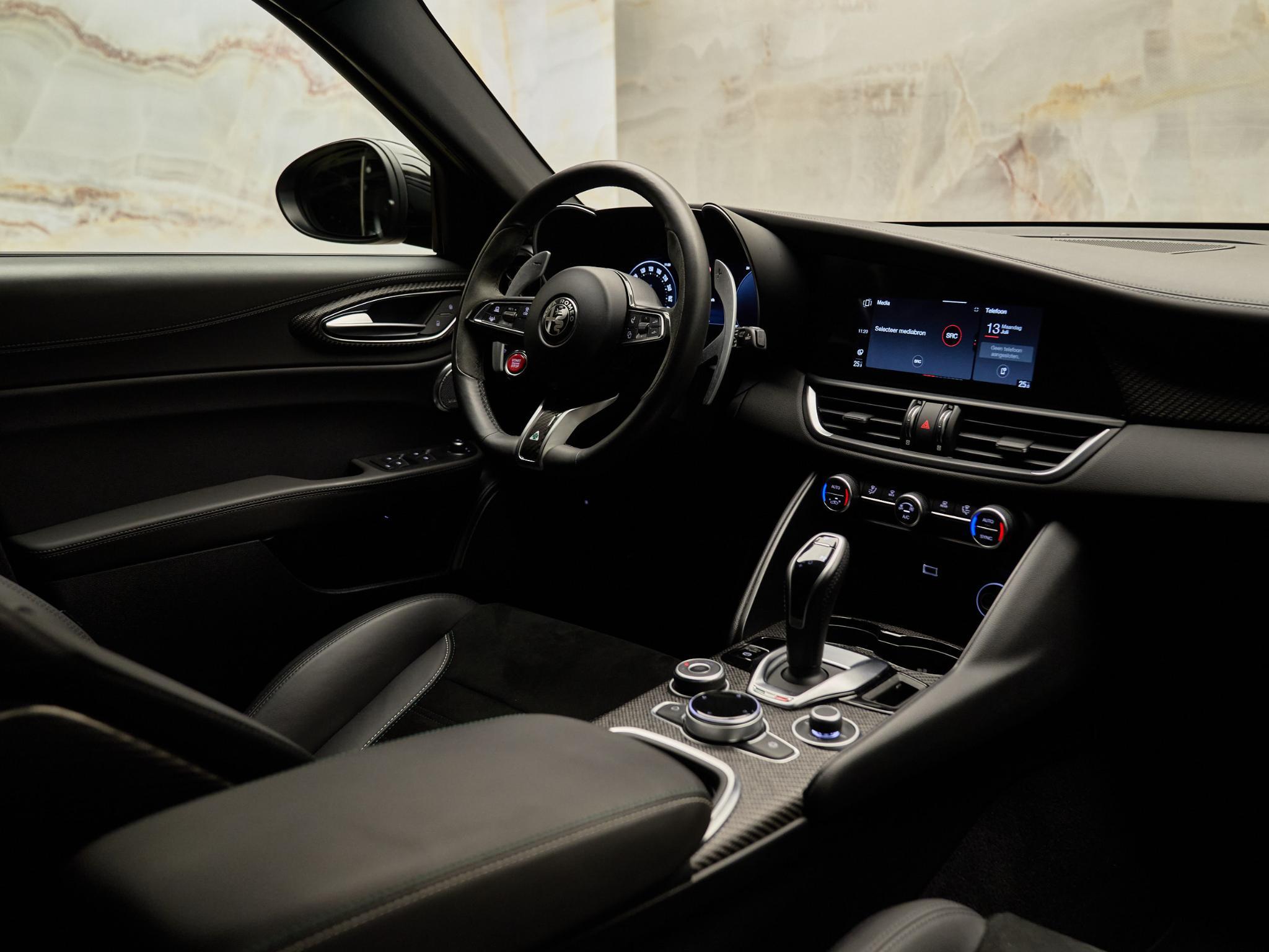 Alfa Romeo Giulia - 10