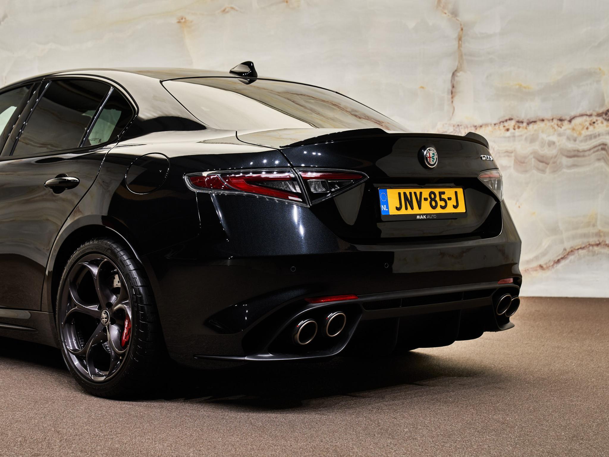 Alfa Romeo Giulia - 5
