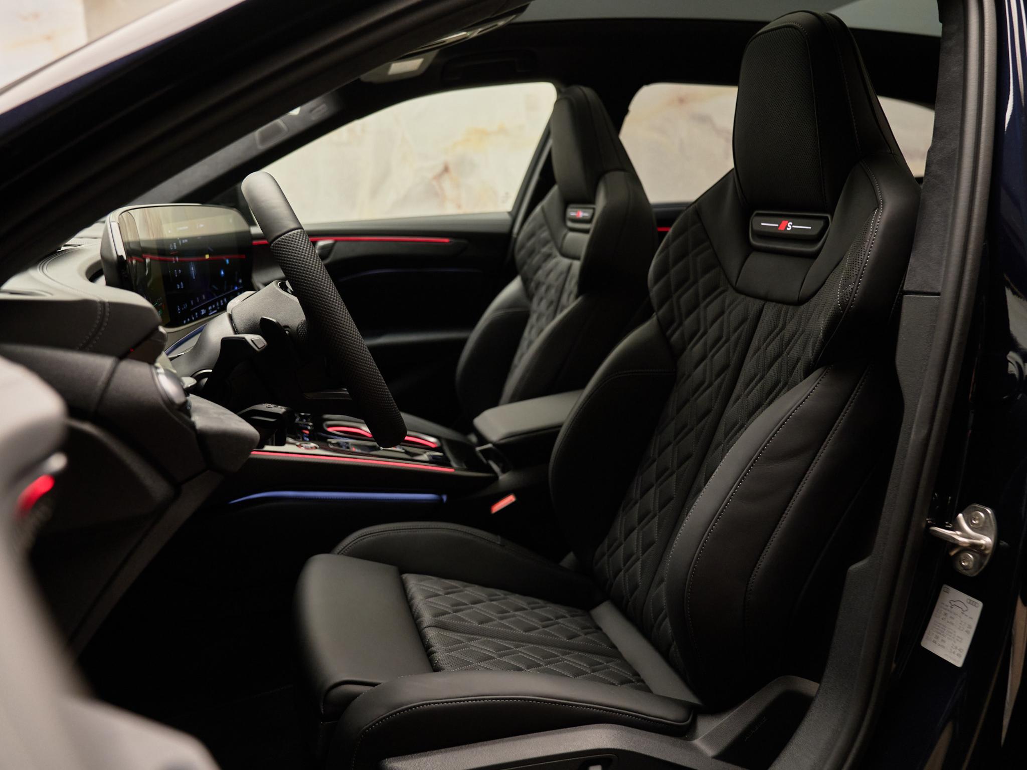 Audi A6 - 4