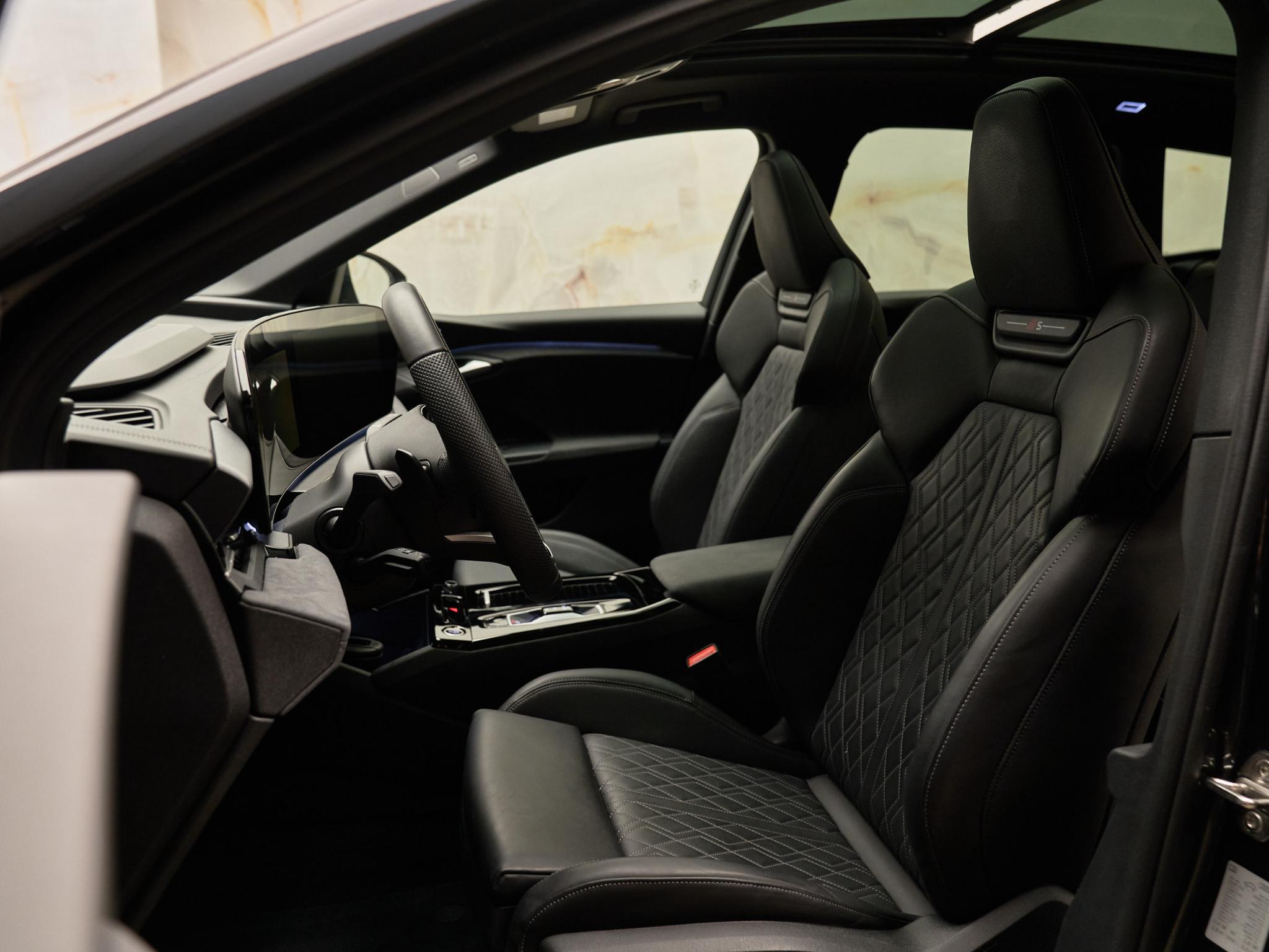 Audi Q6 e-tron - 7