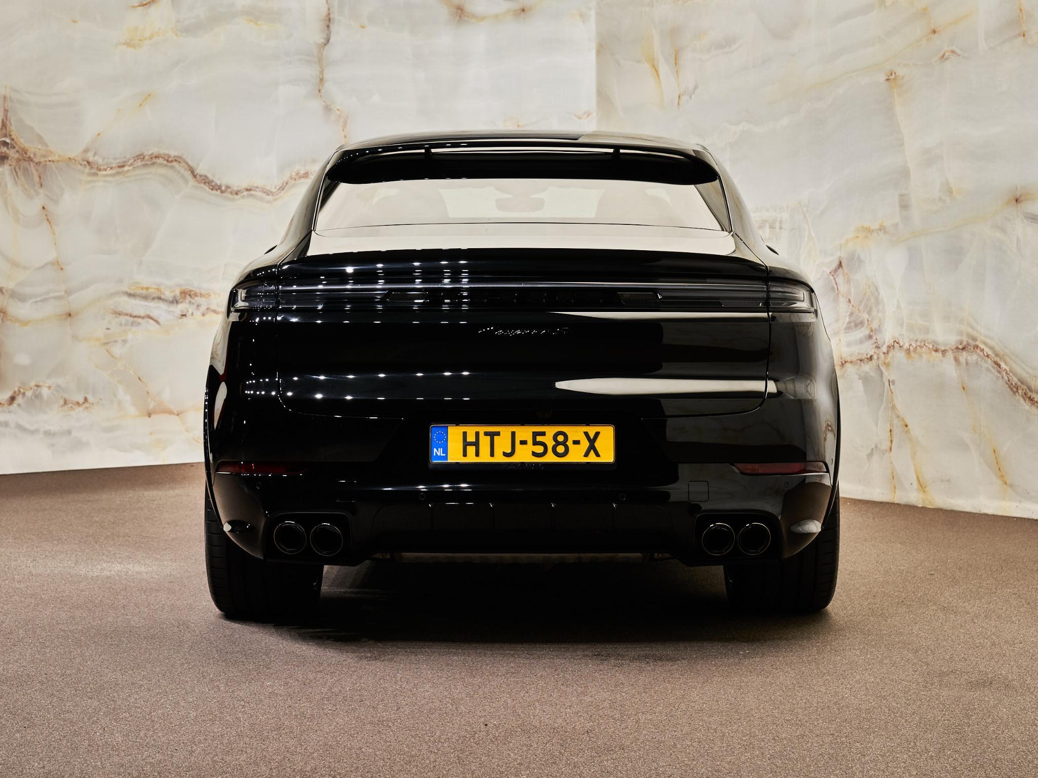 Porsche Cayenne - 34