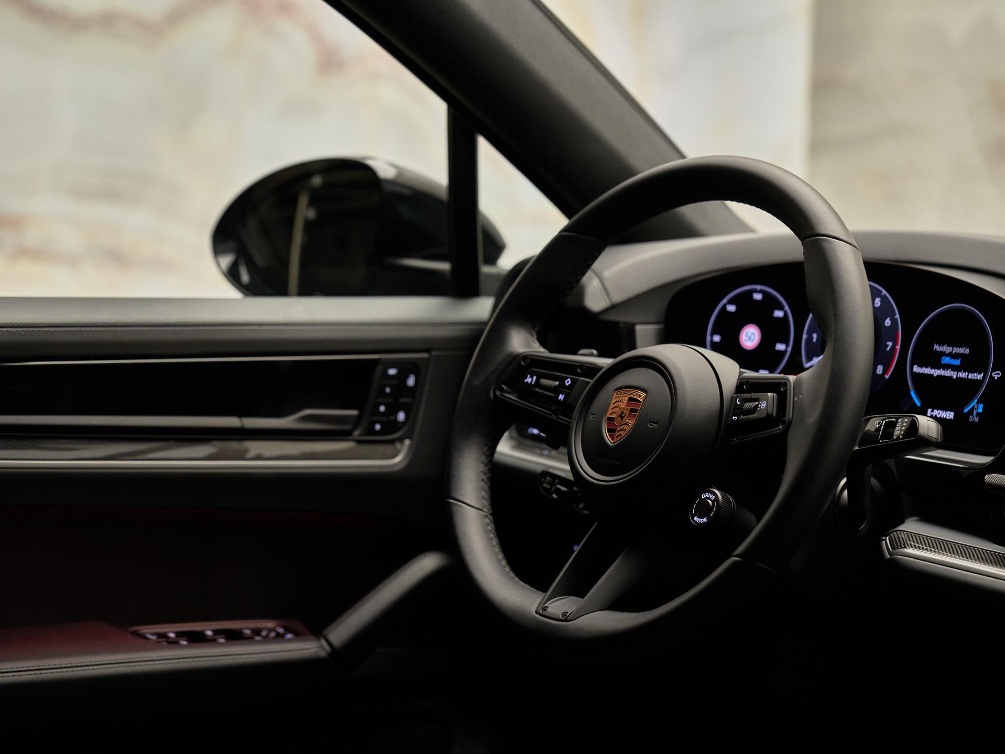 Porsche Cayenne - 26