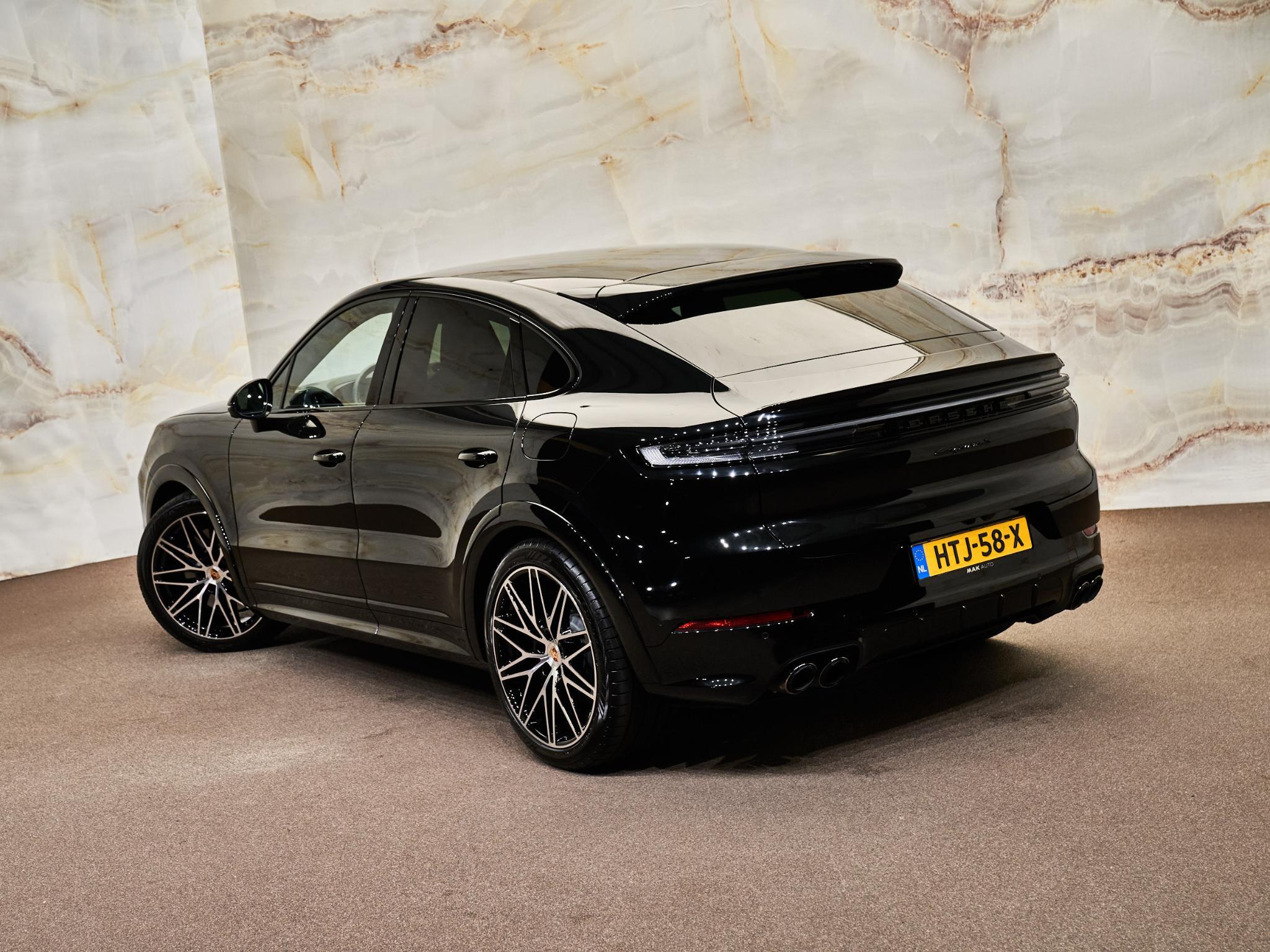 Porsche Cayenne - 33