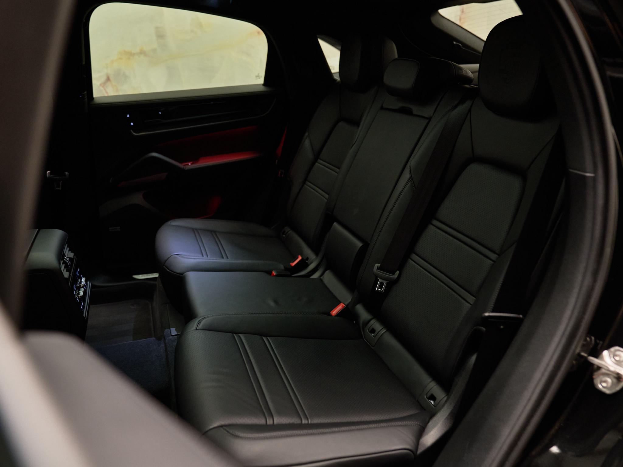 Porsche Cayenne - 29