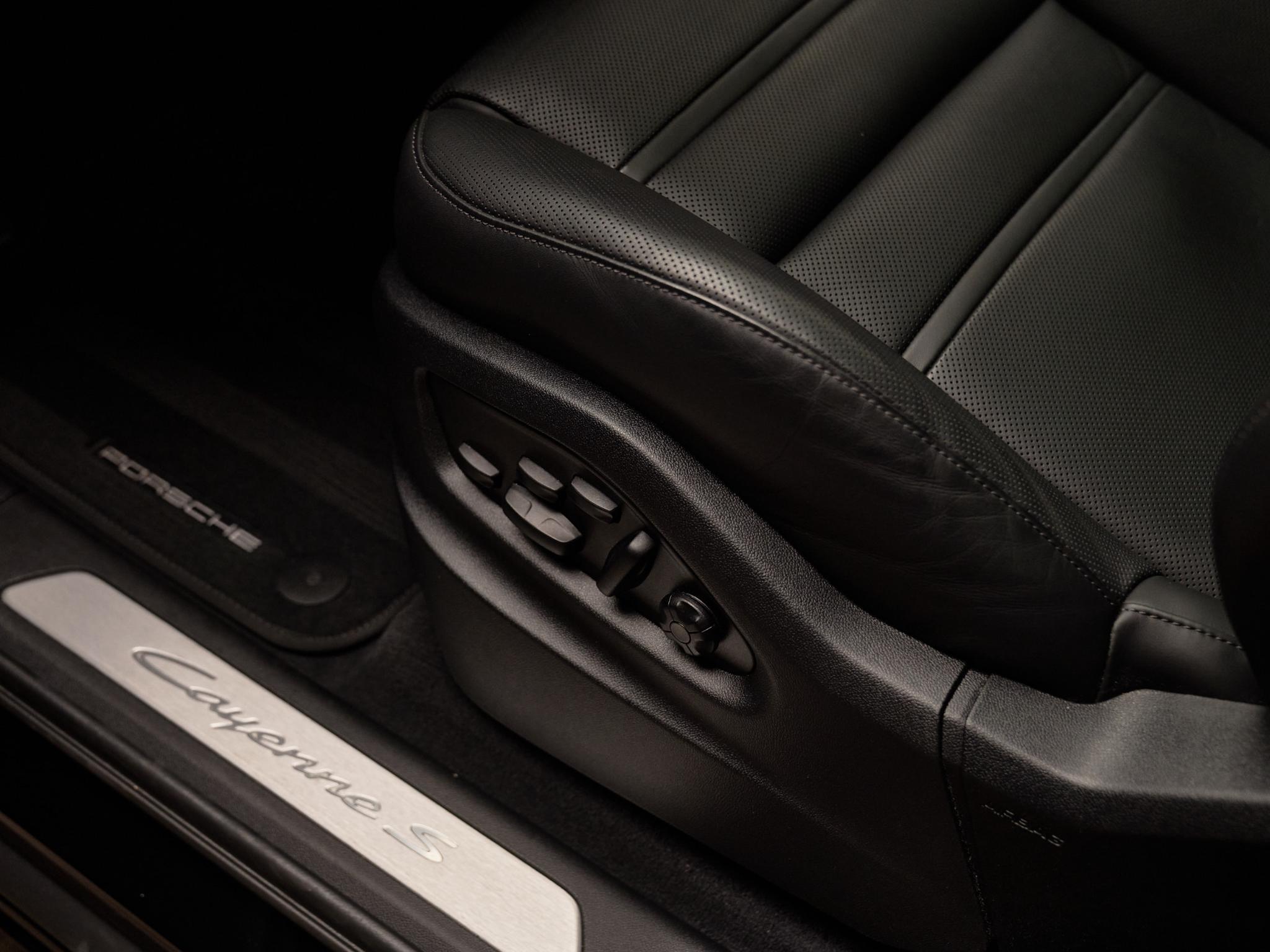 Porsche Cayenne - 10