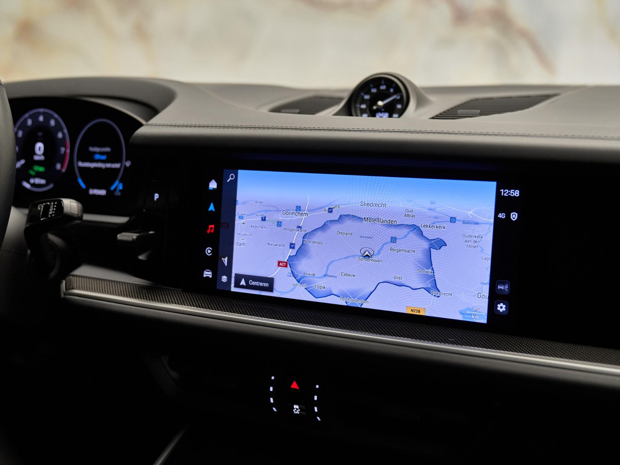 Porsche Cayenne - 25