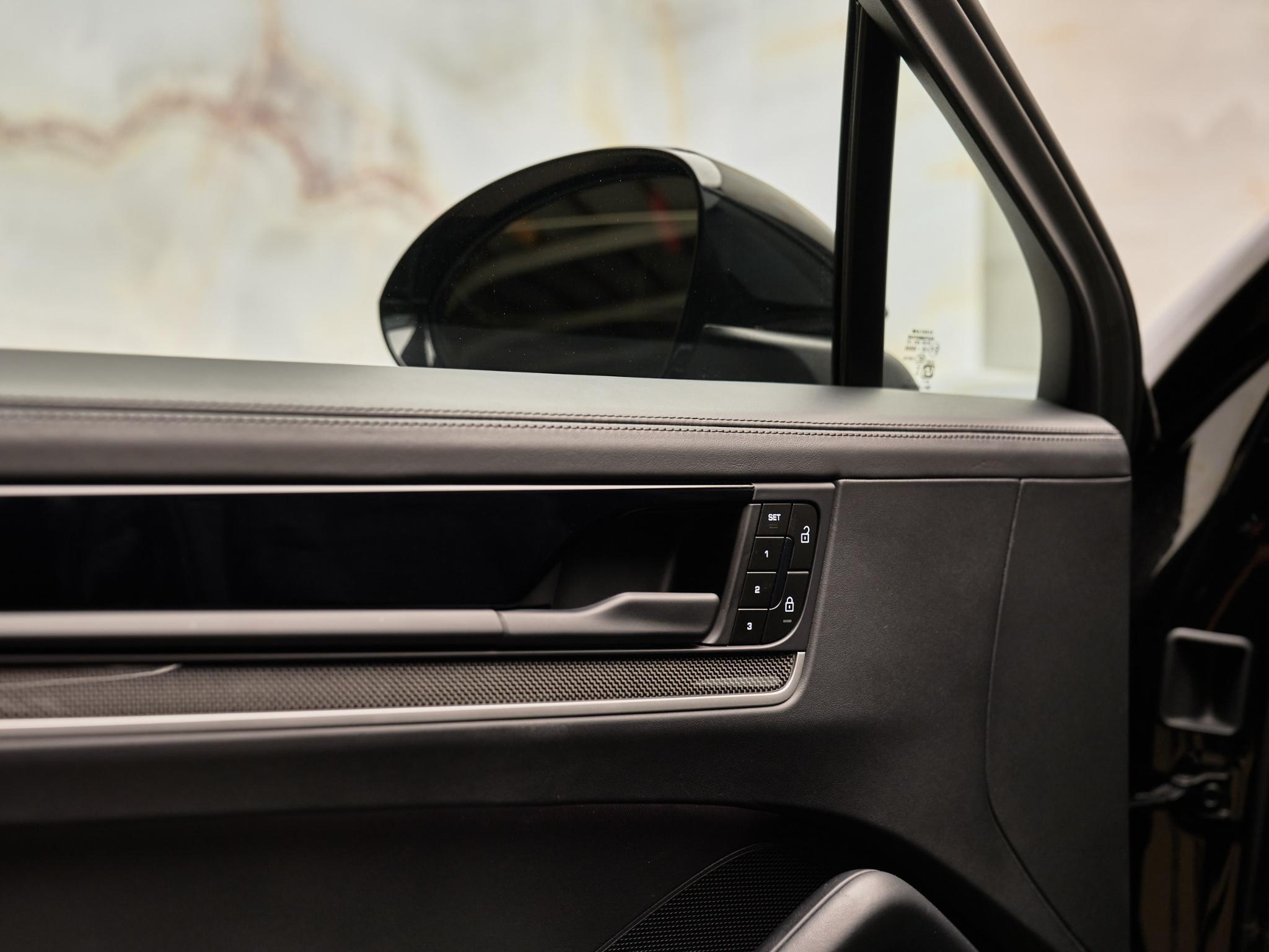 Porsche Cayenne - 9