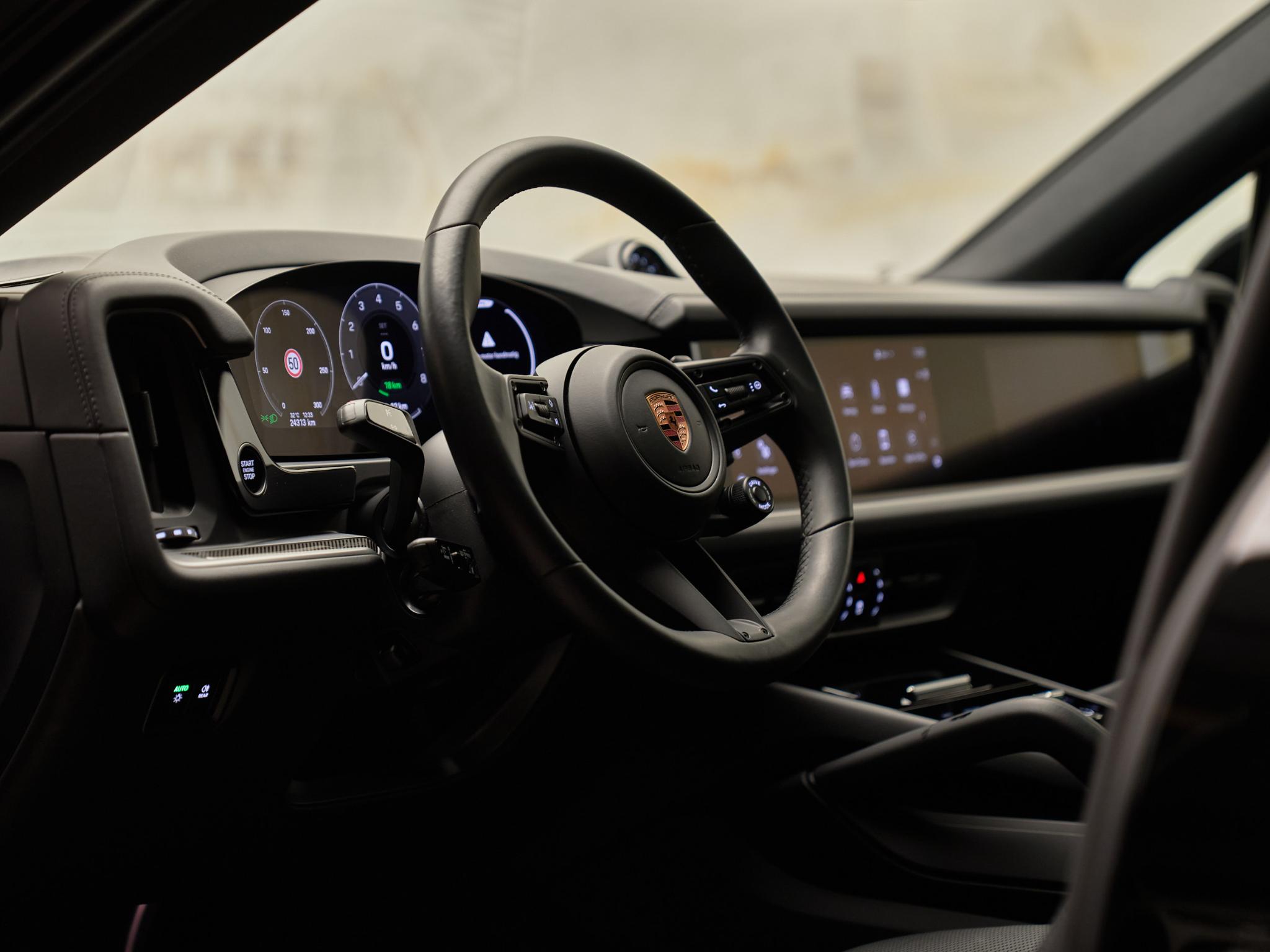 Porsche Cayenne - 22