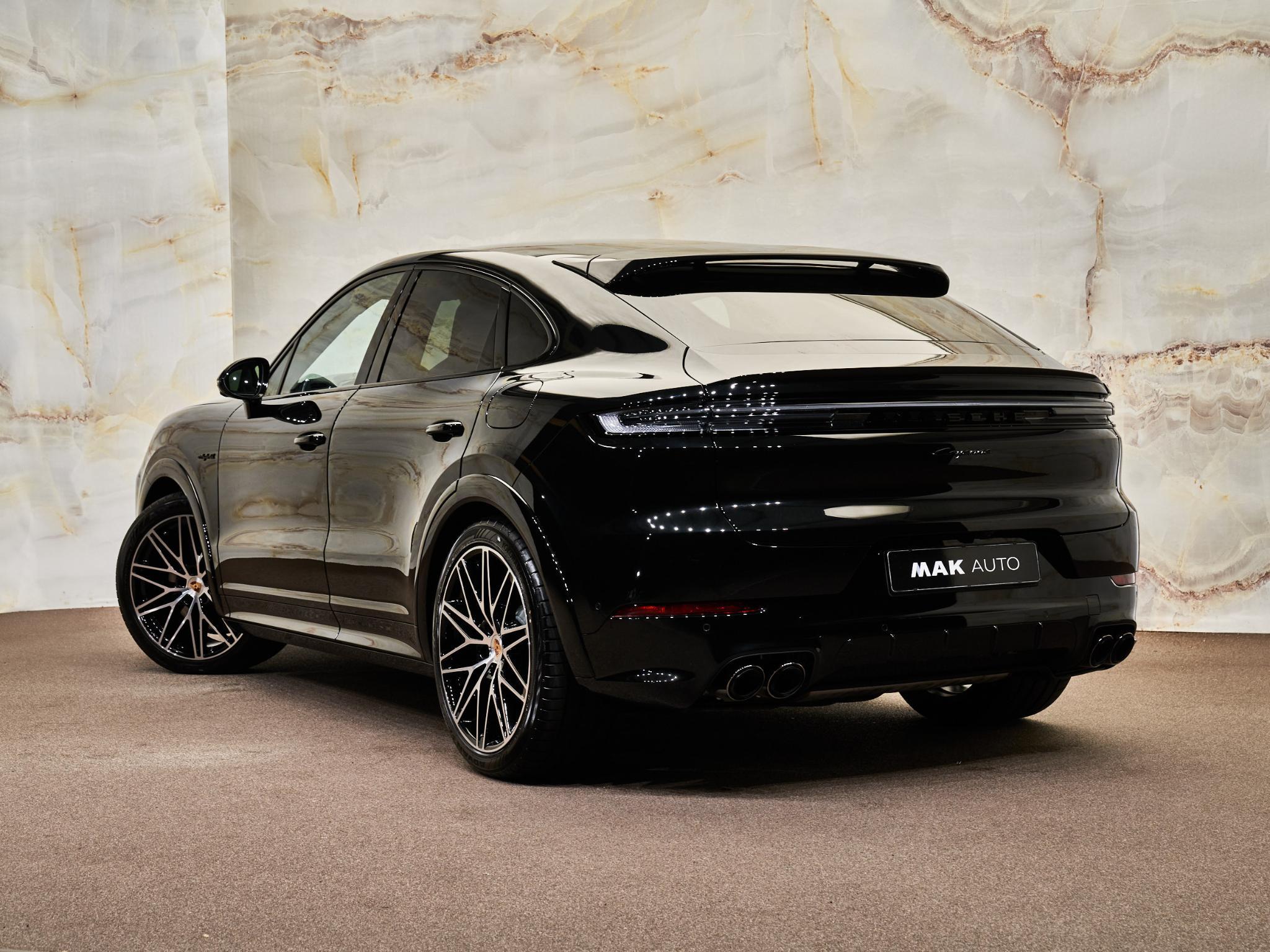 Porsche Cayenne - 4