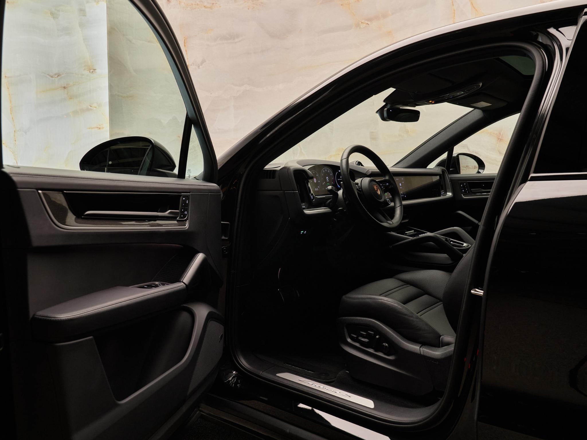 Porsche Cayenne - 6