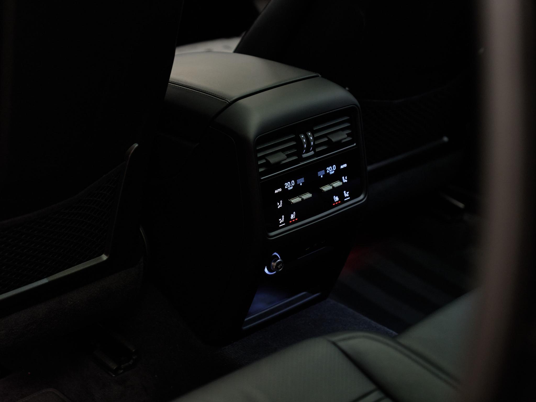 Porsche Cayenne - 28