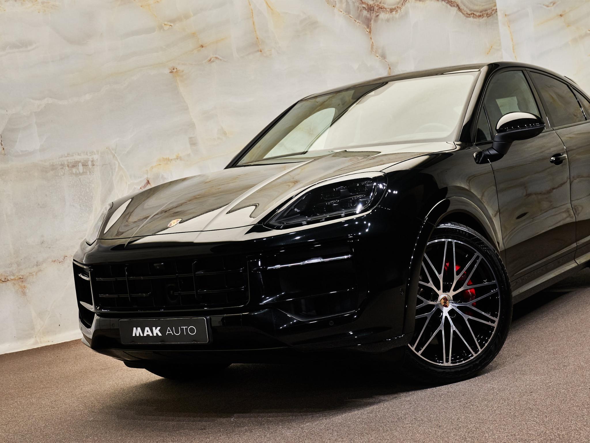 Porsche Cayenne - 4