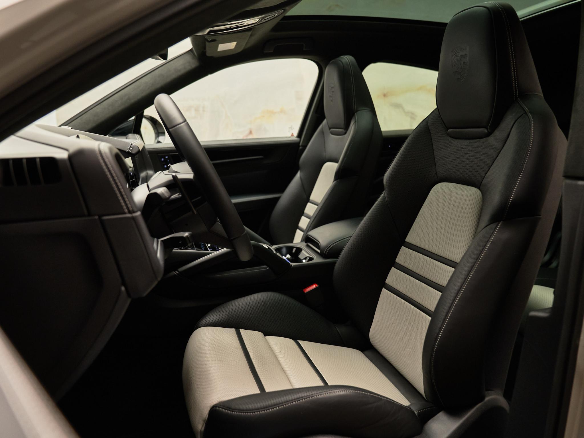 Porsche Cayenne - 7