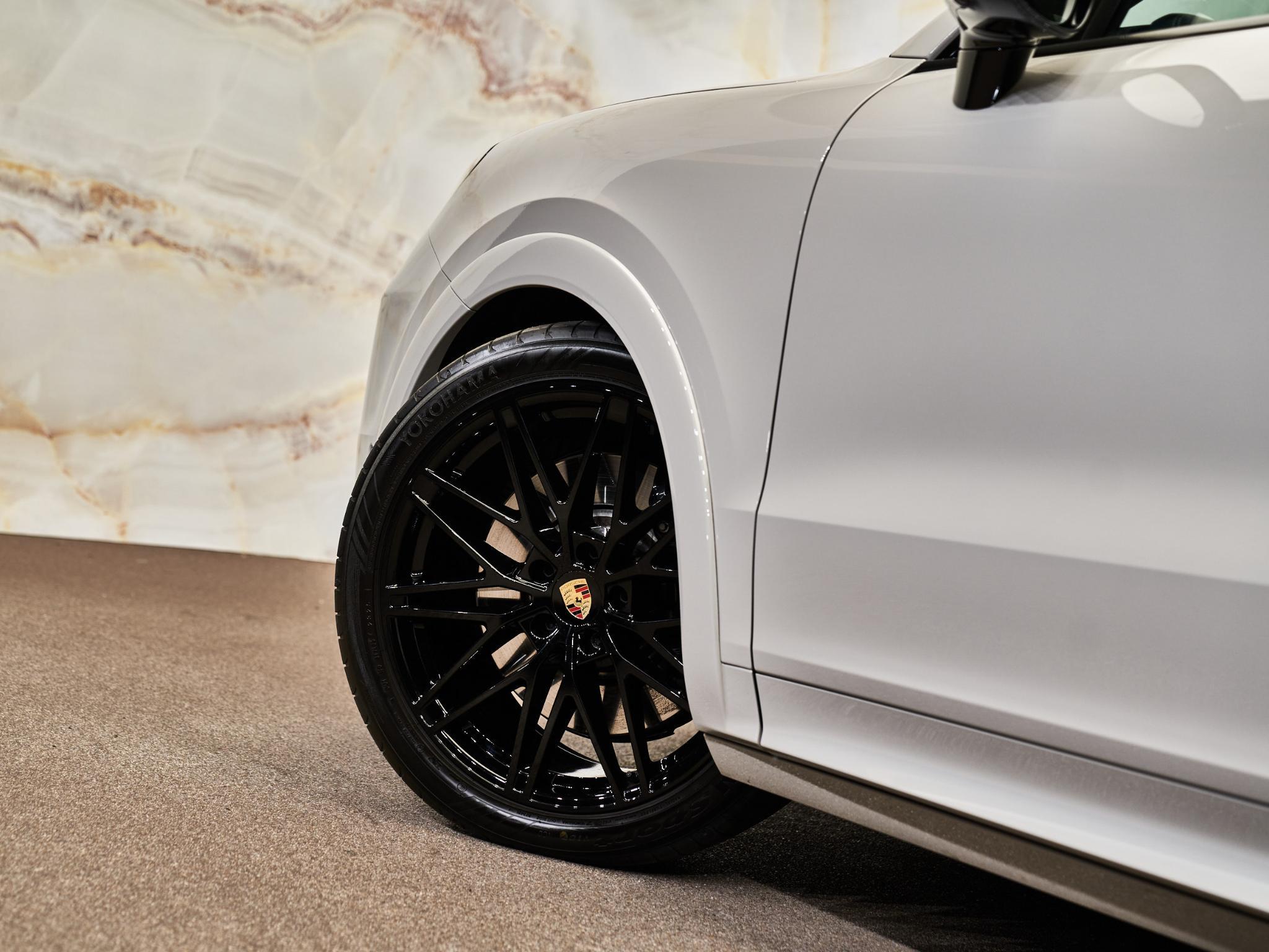 Porsche Cayenne - 31