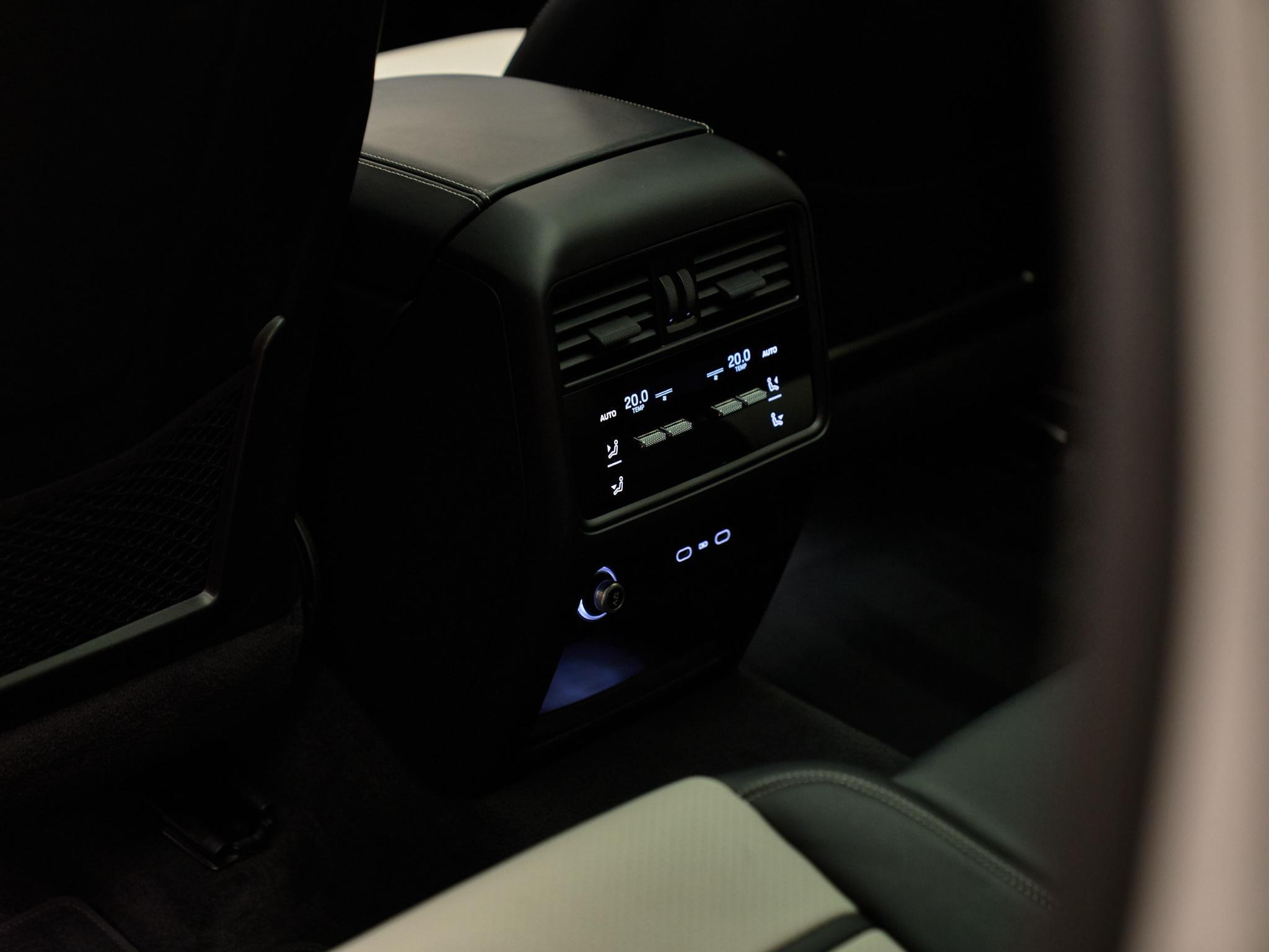 Porsche Cayenne - 29
