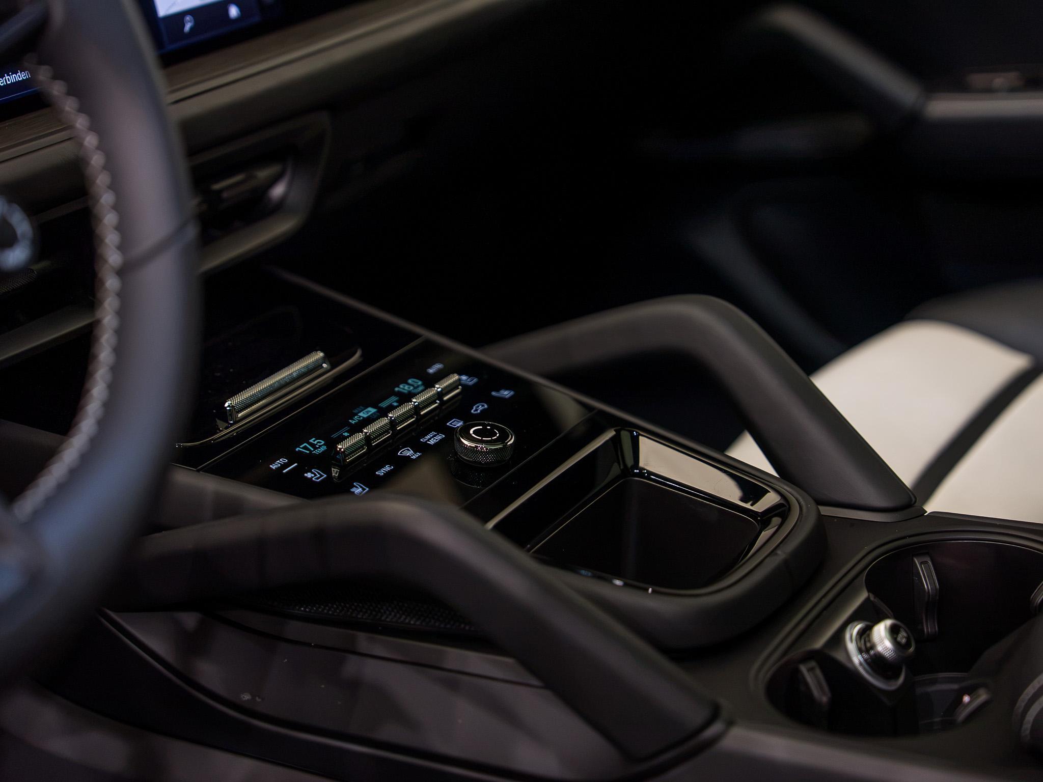 Porsche Cayenne - 15