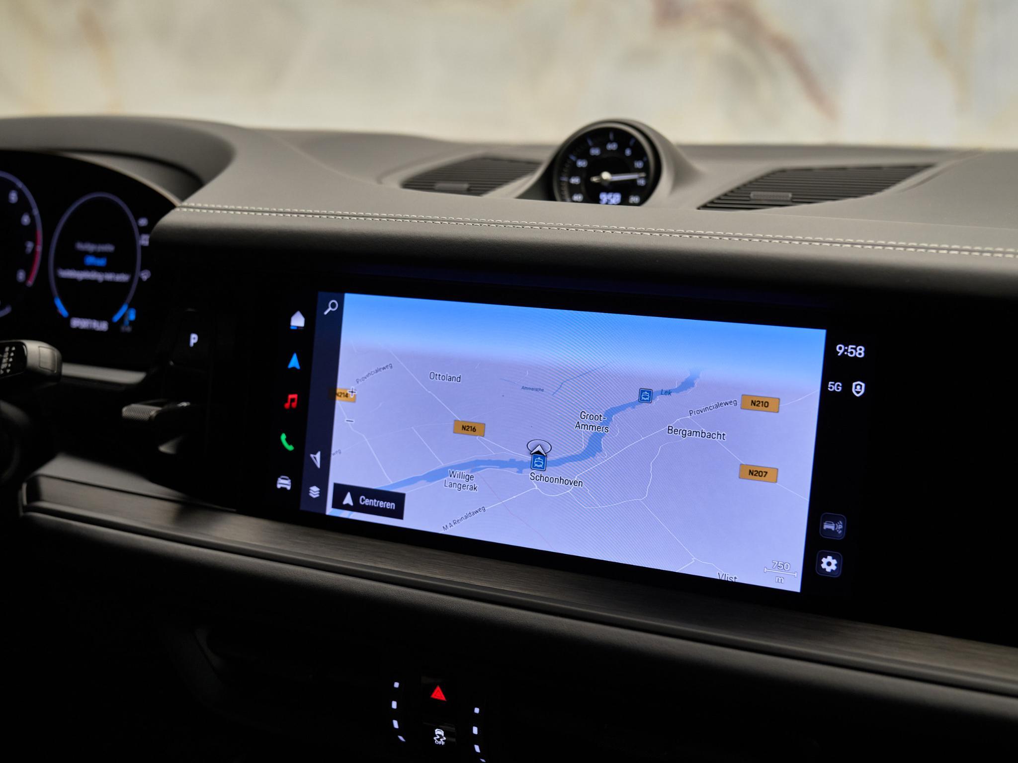 Porsche Cayenne - 25