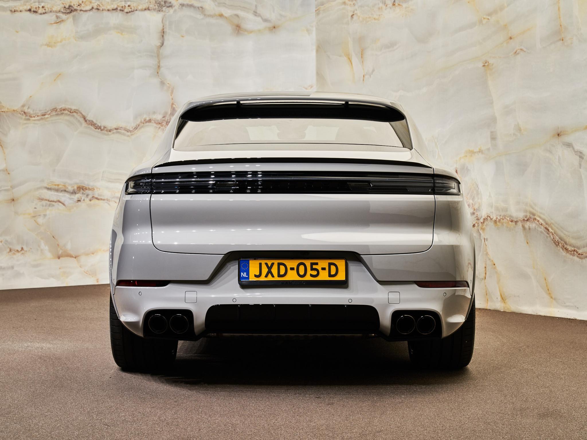 Porsche Cayenne - 34