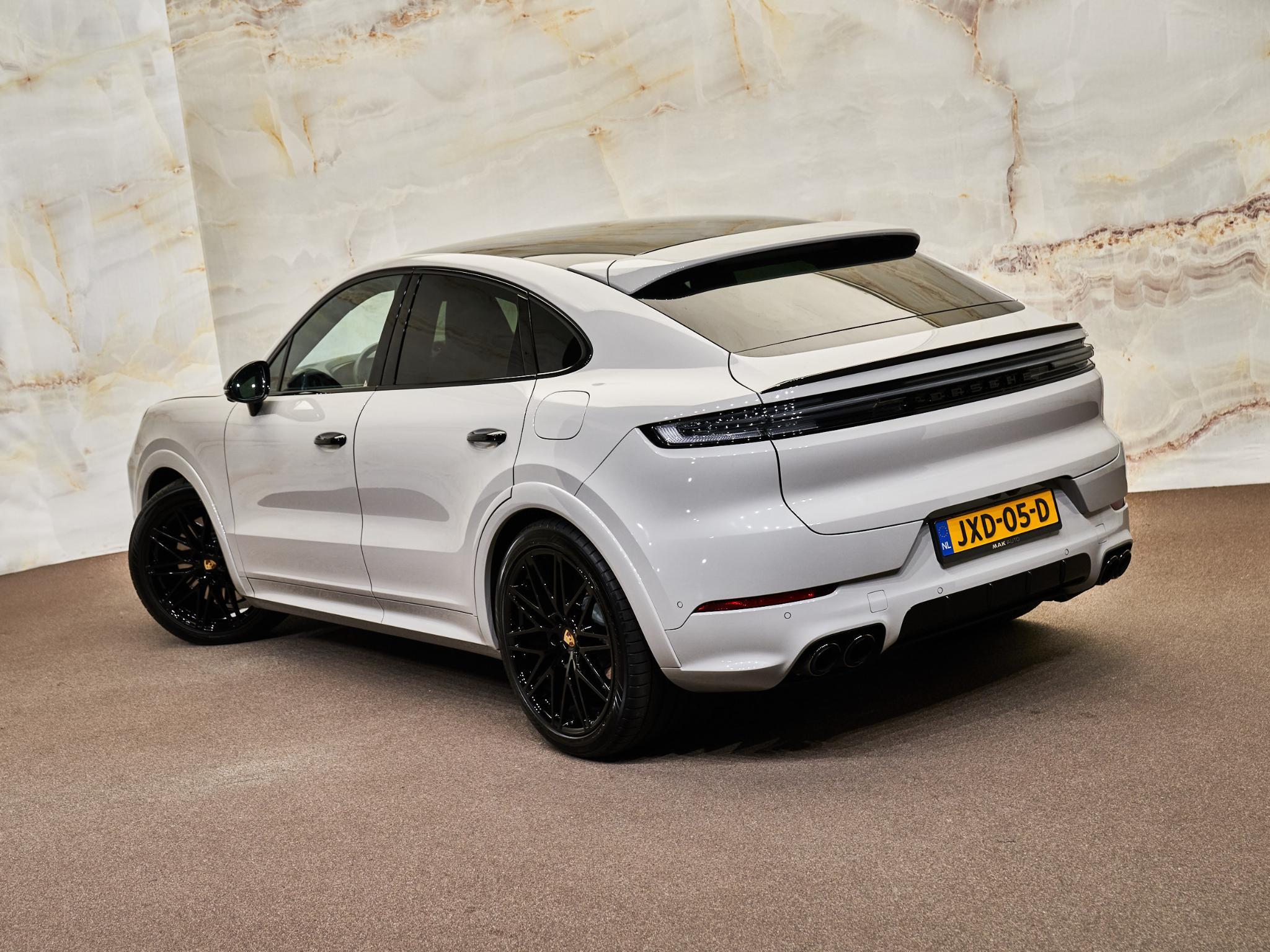 Porsche Cayenne - 33