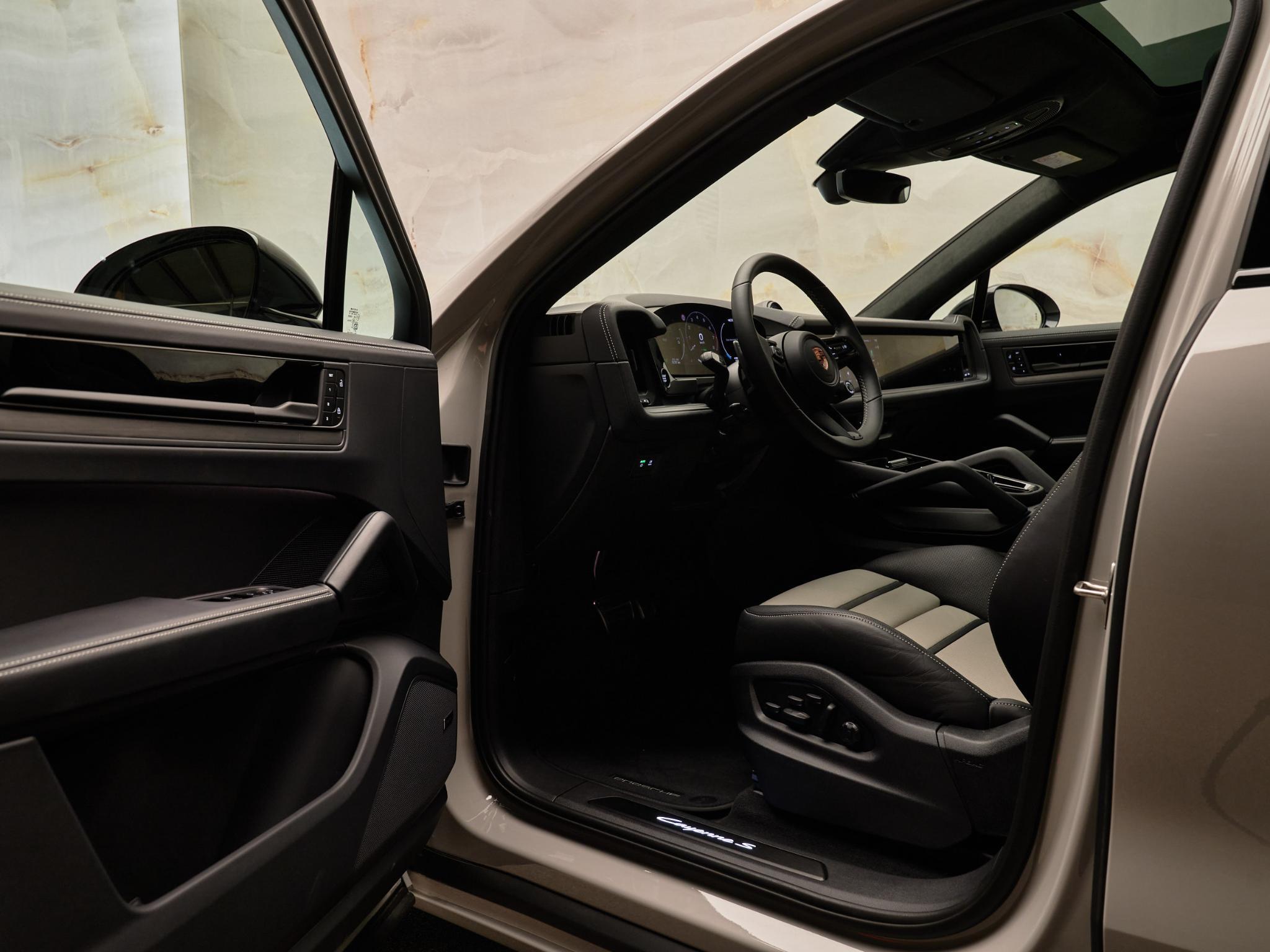 Porsche Cayenne - 6